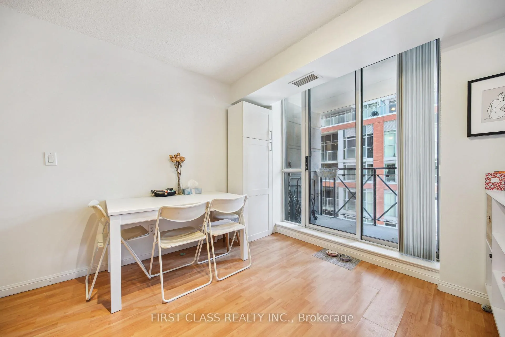 Photo 13 of Unit 619, 140 Simcoe Street, Toronto, Waterfront Communities — HOMEH