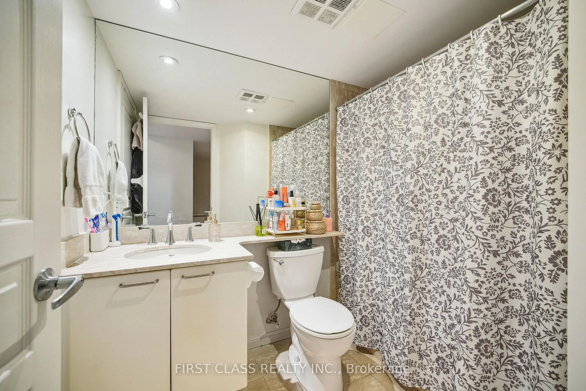 Photo 19 of Unit 619, 140 Simcoe Street, Toronto, Waterfront Communities — HOMEH