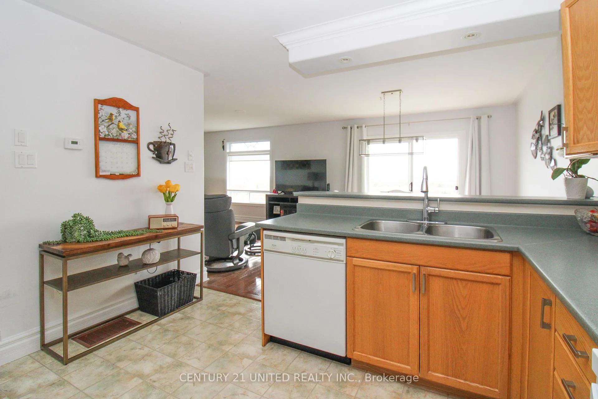 Photo 10 of 1079 Baker Street, Peterborough, Northcrest Ward 5 — HOMEH