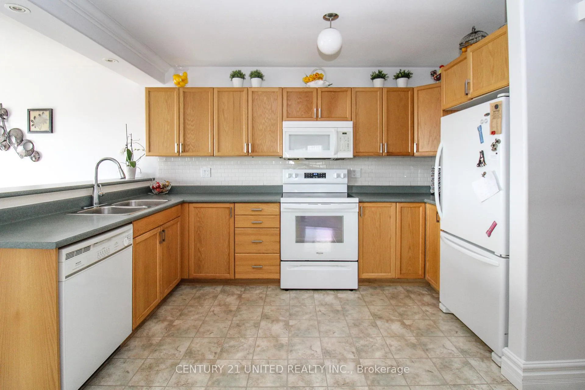 Photo 12 of 1079 Baker Street, Peterborough, Northcrest Ward 5 — HOMEH