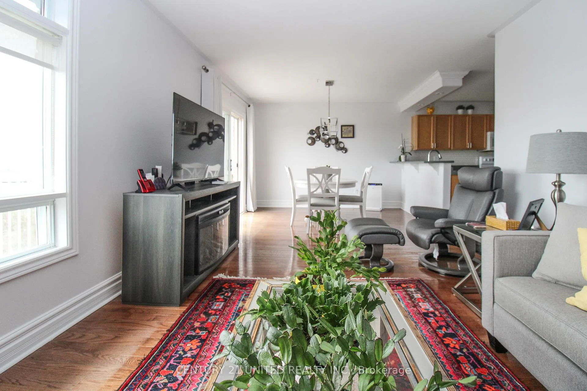 Photo 18 of 1079 Baker Street, Peterborough, Northcrest Ward 5 — HOMEH