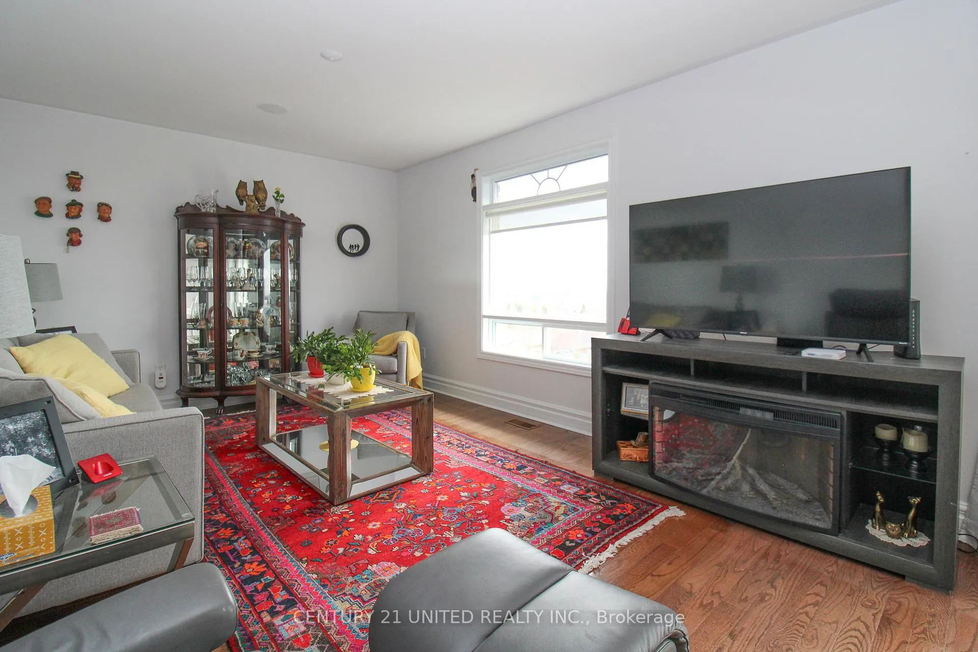 Photo 20 of 1079 Baker Street, Peterborough, Northcrest Ward 5 — HOMEH