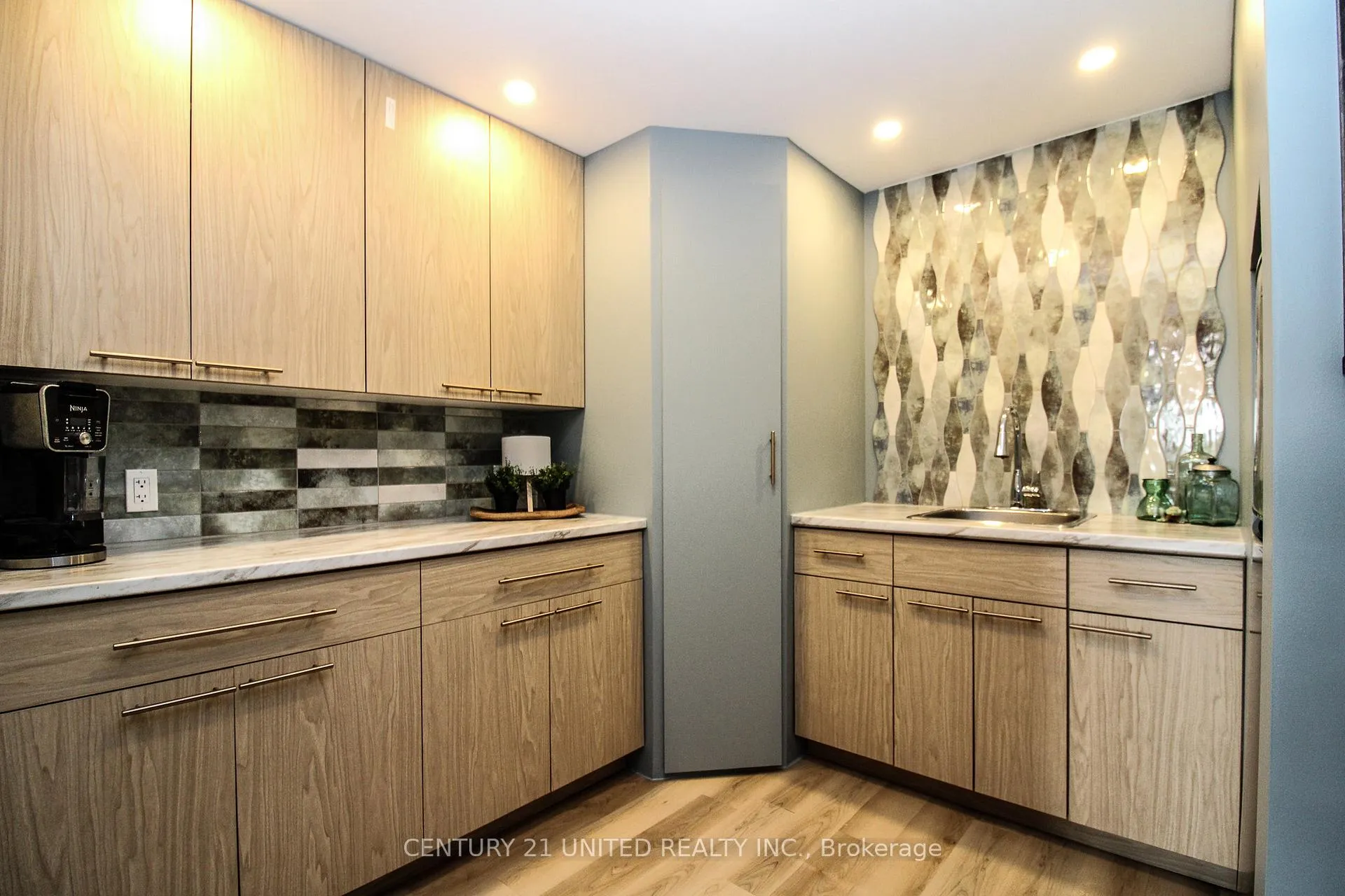 Photo 36 of 1079 Baker Street, Peterborough, Northcrest Ward 5 — HOMEH