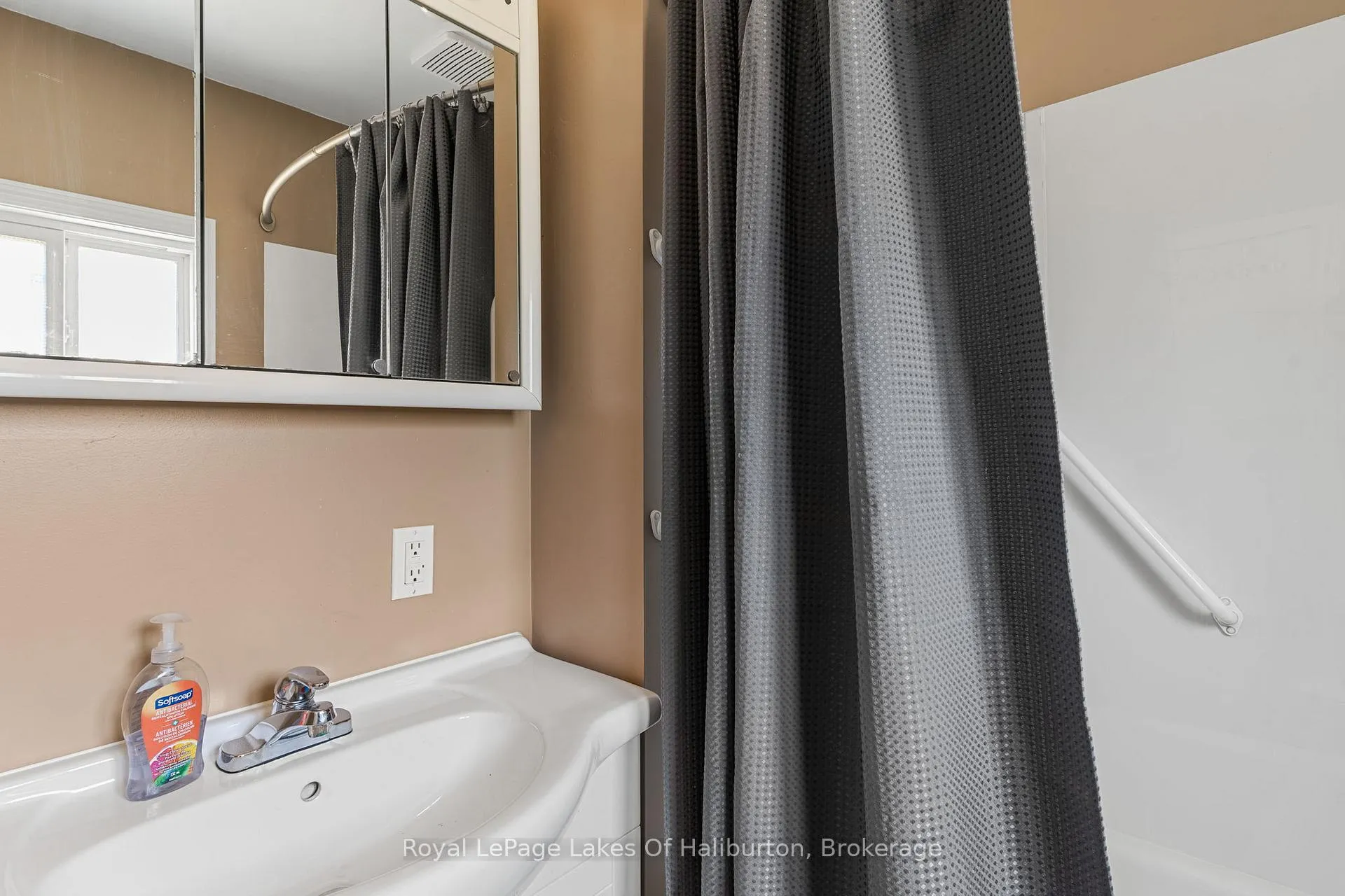 Photo 23 of 16426 35 Highway, Algonquin Highlands, Stanhope — HOMEH