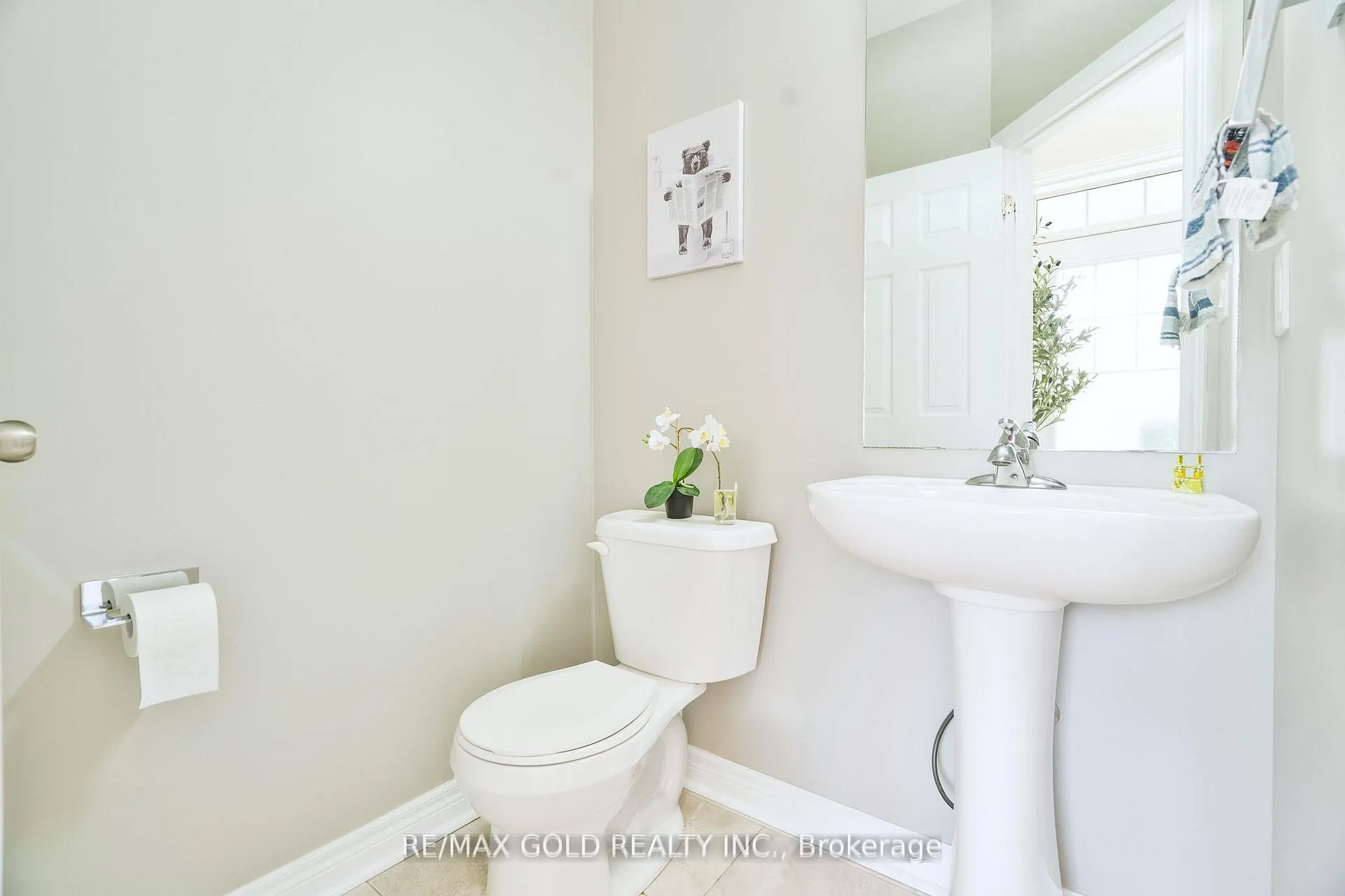 Photo 4 of 56 Snelgrove Crescent, Barrie, West Bayfield — HOMEH