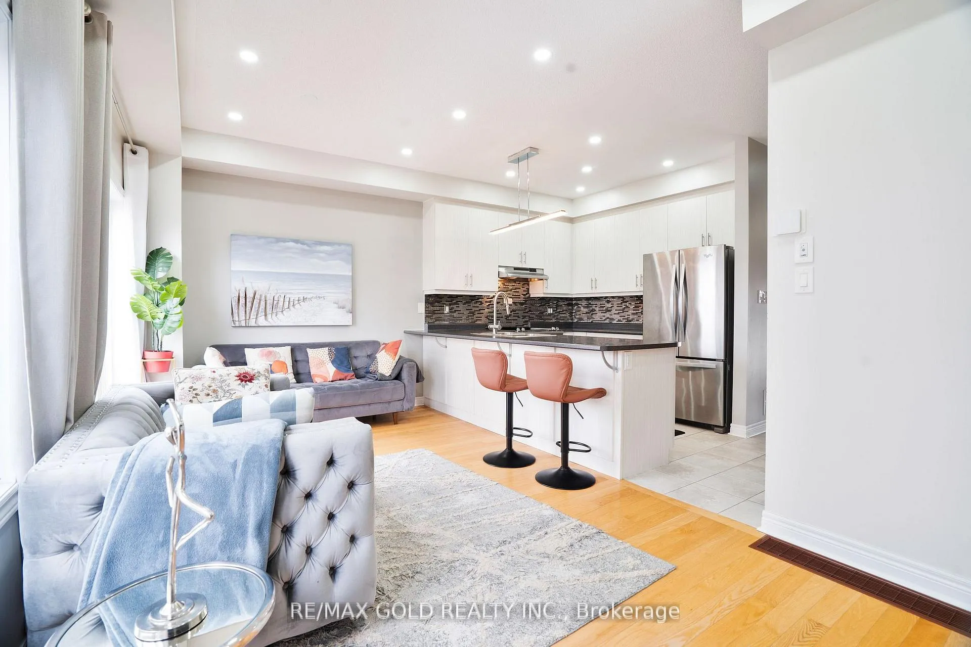 Photo 5 of 56 Snelgrove Crescent, Barrie, West Bayfield — HOMEH