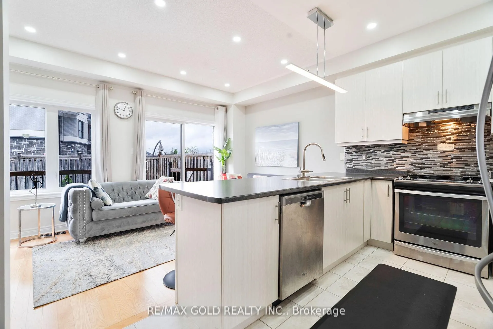 Photo 6 of 56 Snelgrove Crescent, Barrie, West Bayfield — HOMEH