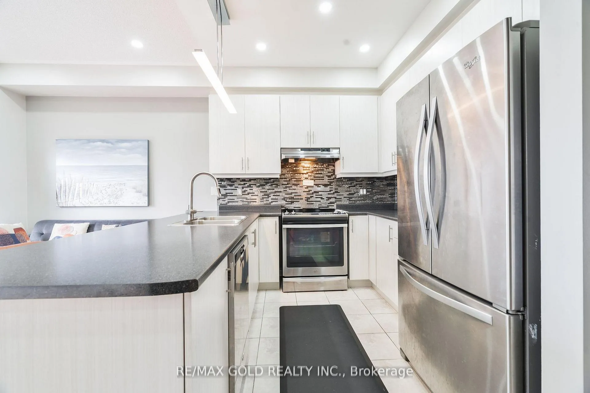 Photo 9 of 56 Snelgrove Crescent, Barrie, West Bayfield — HOMEH