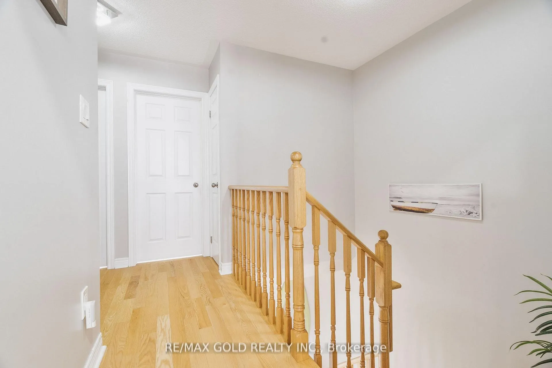 Photo 10 of 56 Snelgrove Crescent, Barrie, West Bayfield — HOMEH