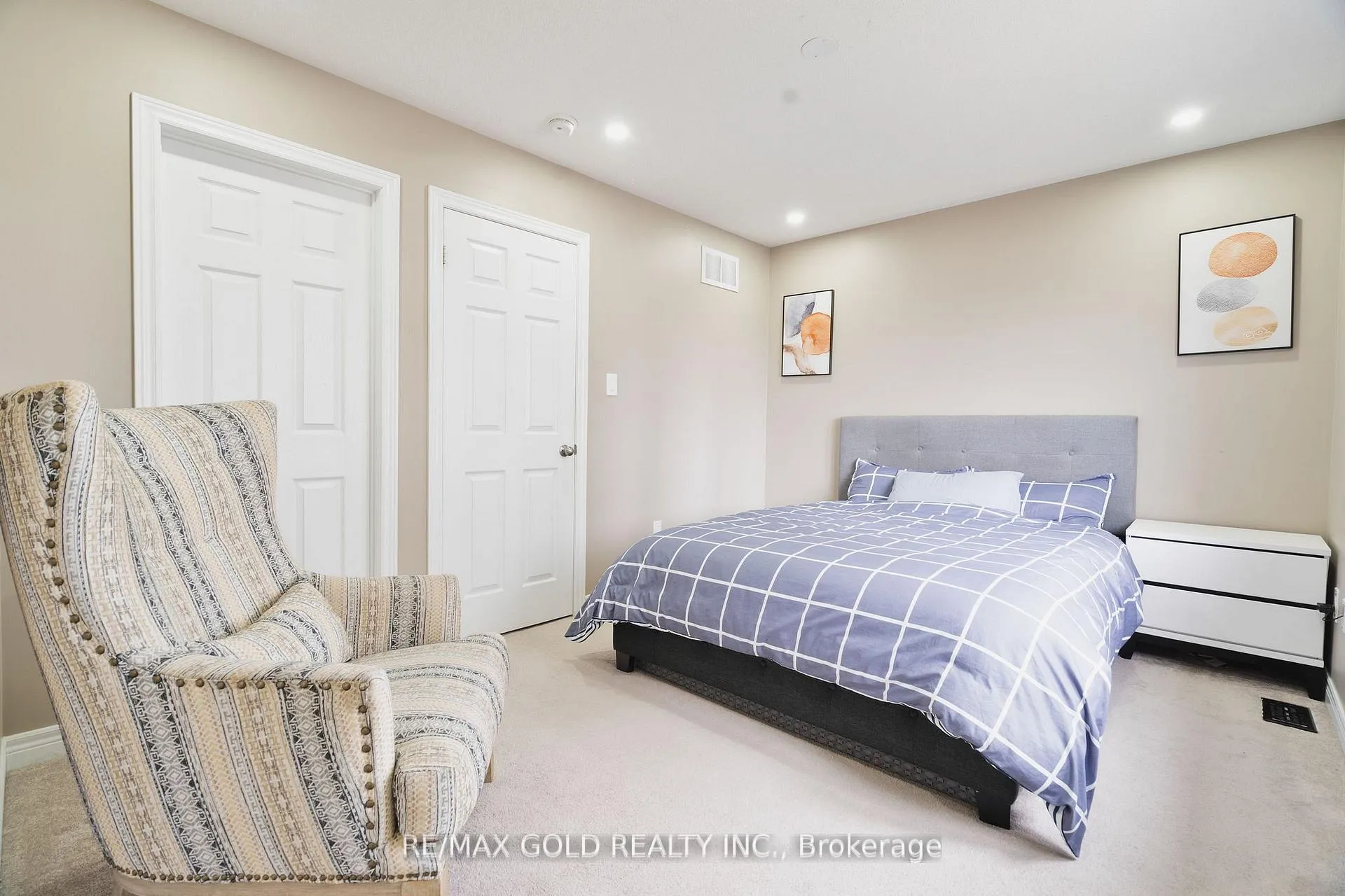 Photo 11 of 56 Snelgrove Crescent, Barrie, West Bayfield — HOMEH