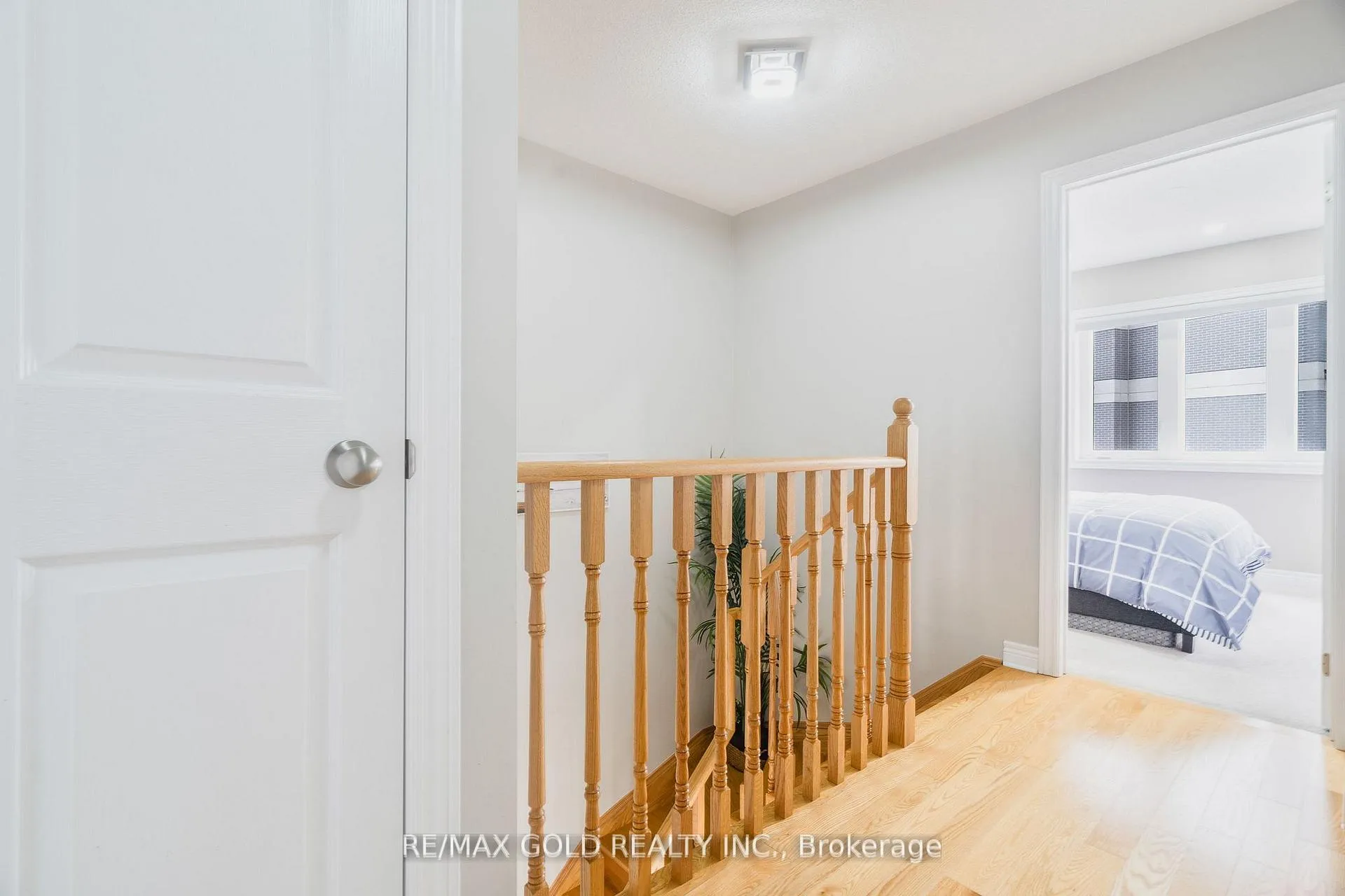 Photo 18 of 56 Snelgrove Crescent, Barrie, West Bayfield — HOMEH