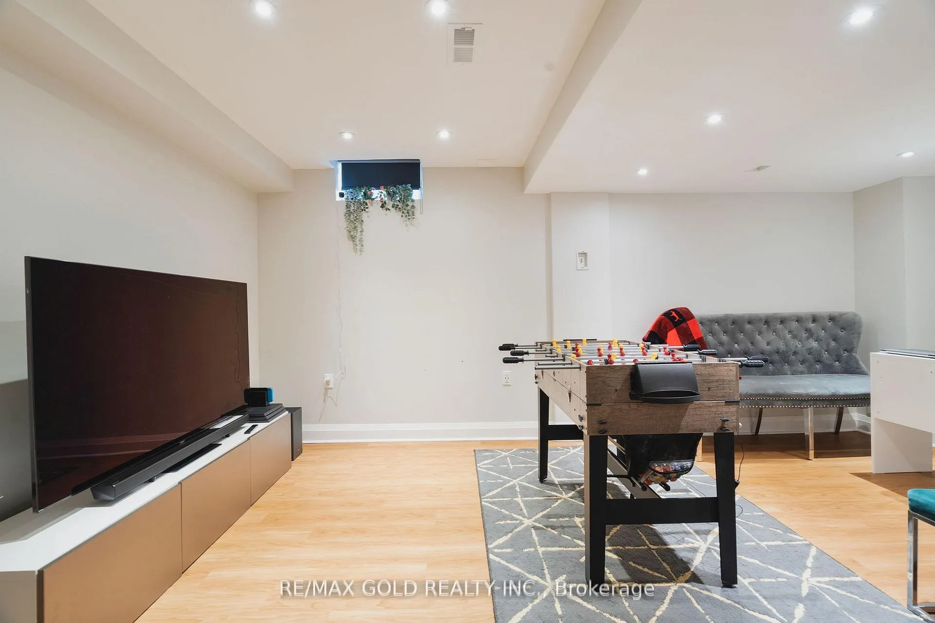Photo 19 of 56 Snelgrove Crescent, Barrie, West Bayfield — HOMEH