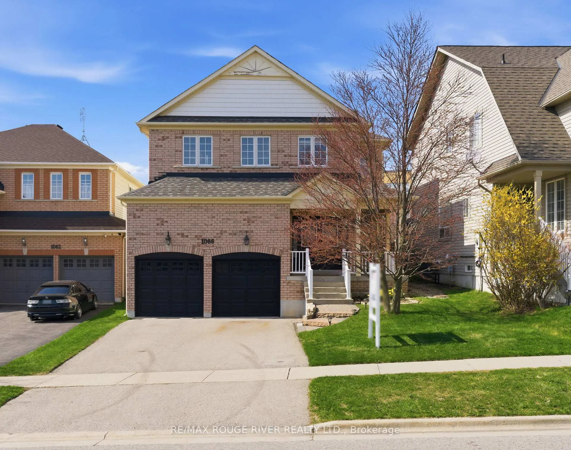 Photo 1 of 1086 Songbird Drive, Oshawa, Pinecrest — HOMEH