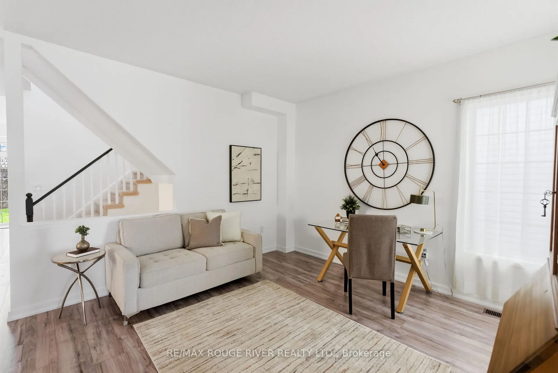Photo 3 of 1086 Songbird Drive, Oshawa, Pinecrest — HOMEH