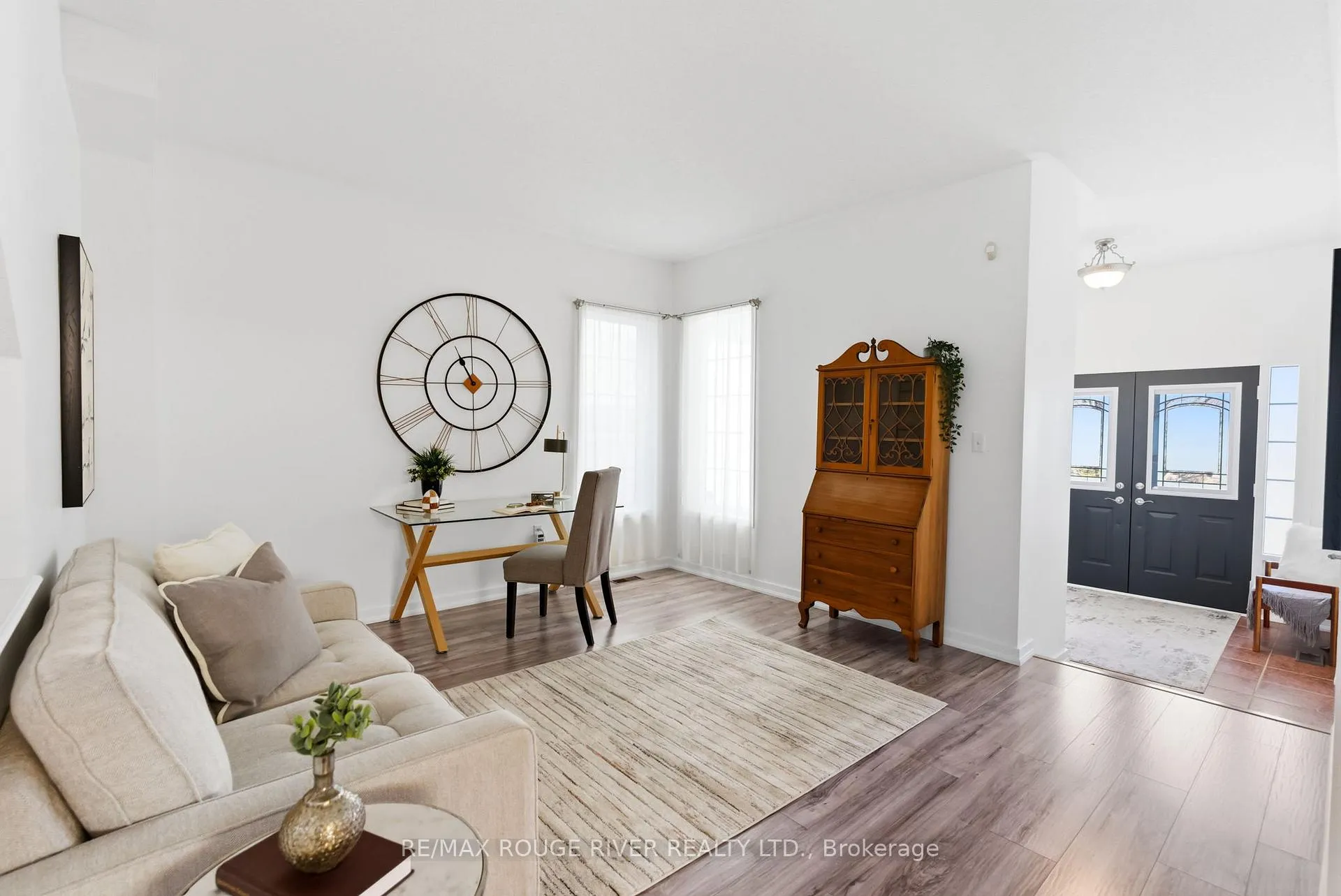 Photo 4 of 1086 Songbird Drive, Oshawa, Pinecrest — HOMEH