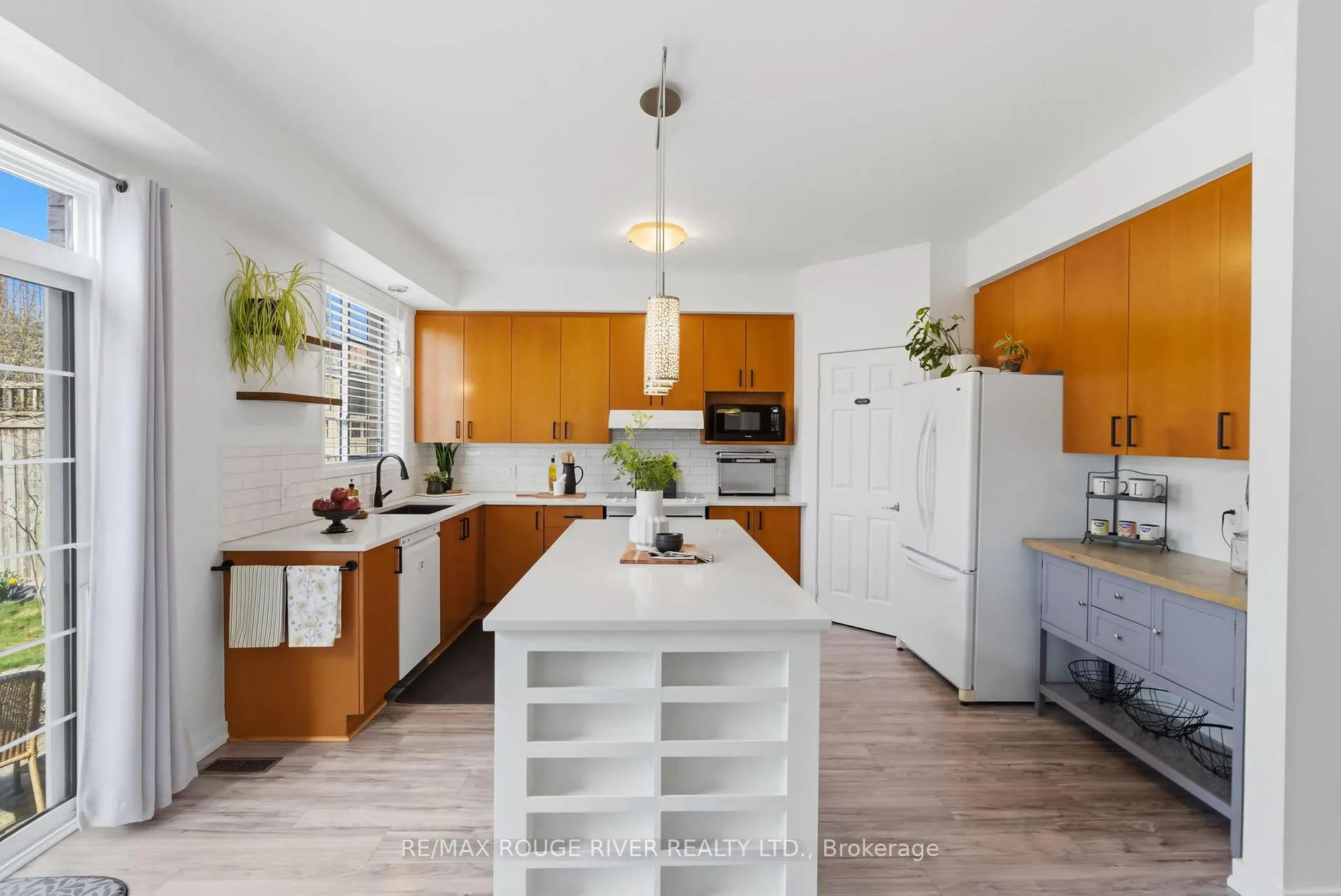 Photo 12 of 1086 Songbird Drive, Oshawa, Pinecrest — HOMEH