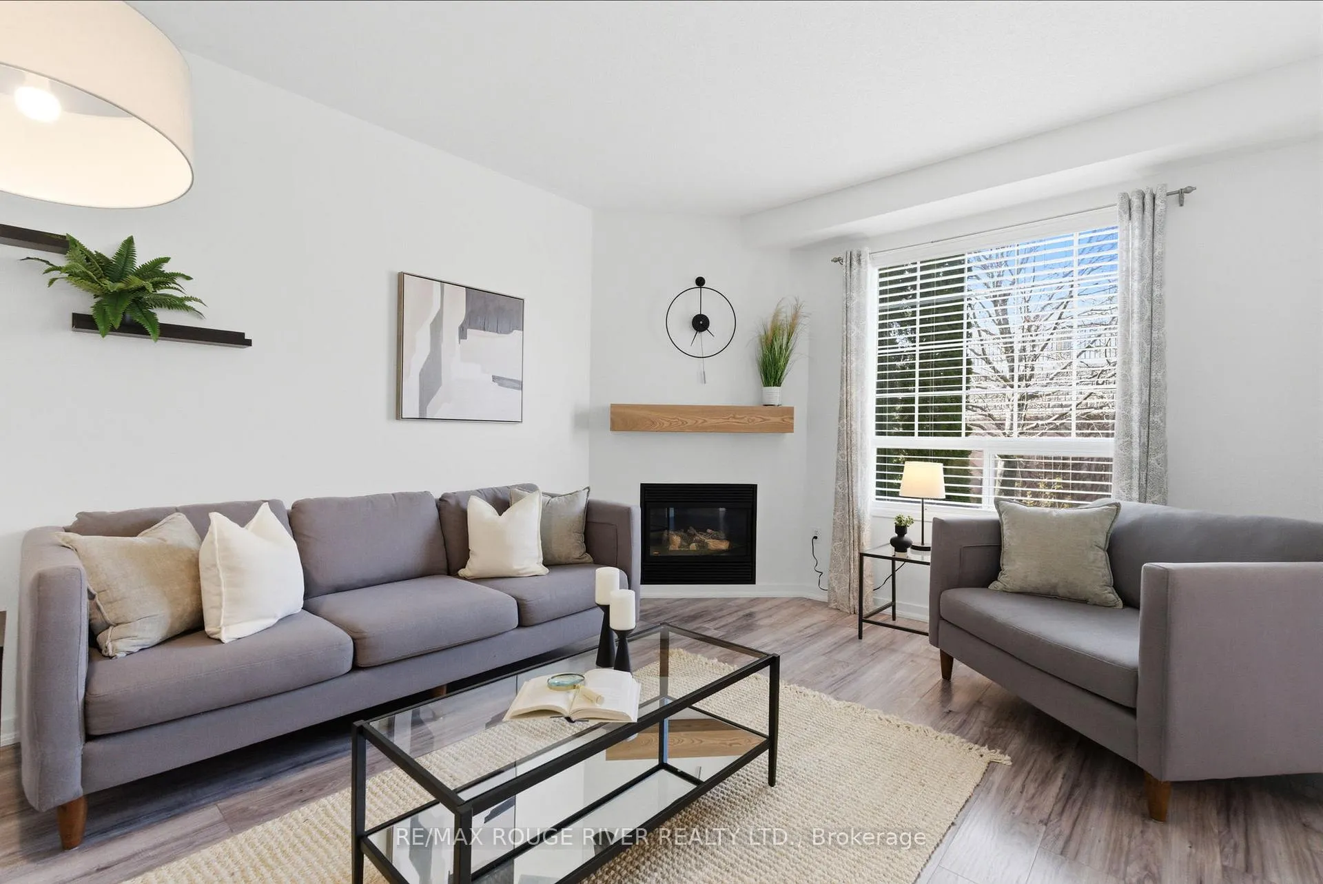Photo 19 of 1086 Songbird Drive, Oshawa, Pinecrest — HOMEH