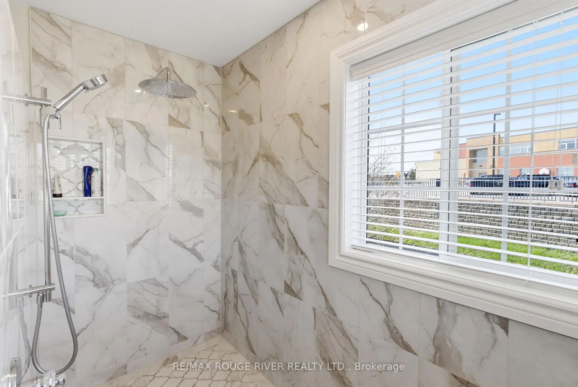 Photo 29 of 1086 Songbird Drive, Oshawa, Pinecrest — HOMEH