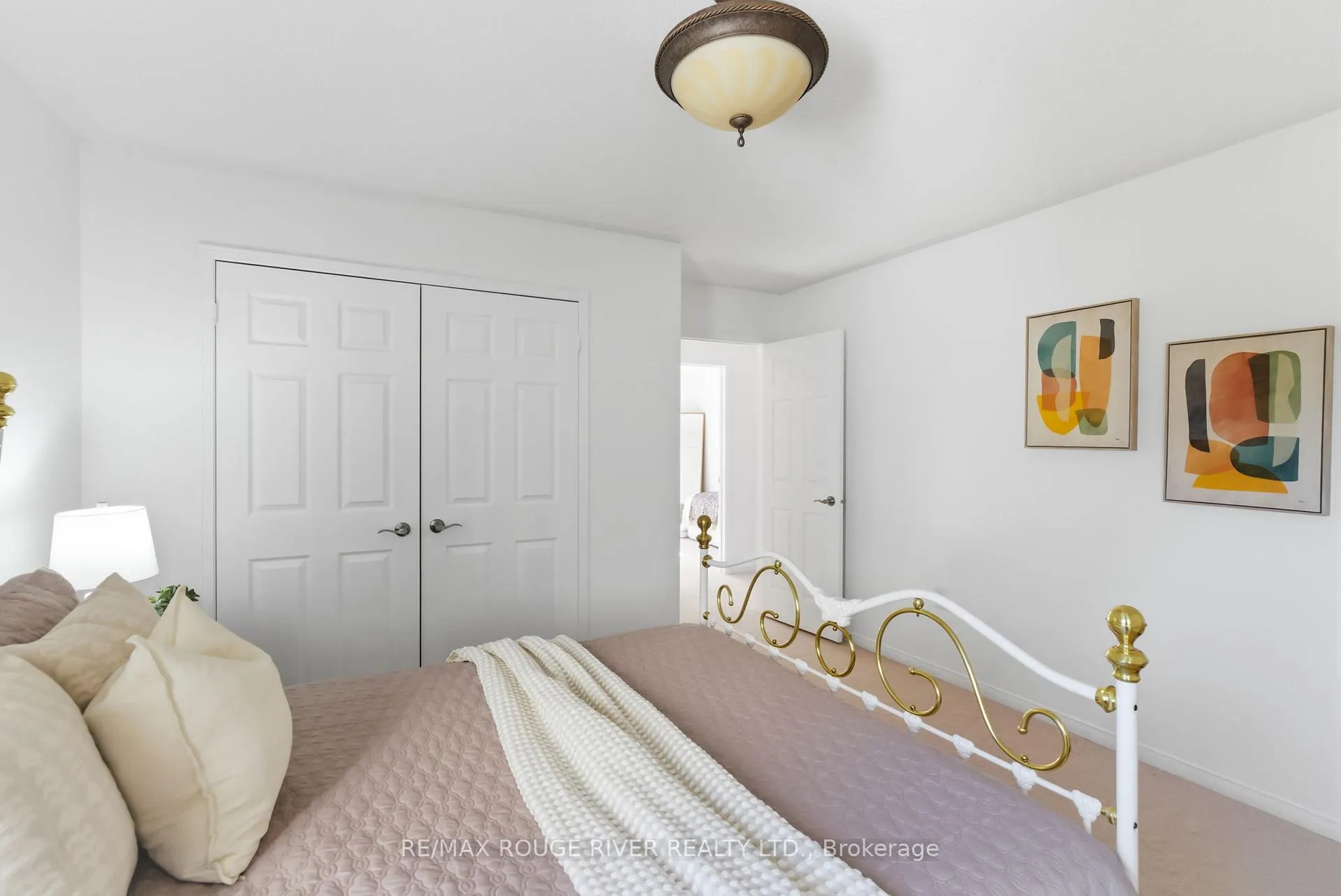 Photo 36 of 1086 Songbird Drive, Oshawa, Pinecrest — HOMEH