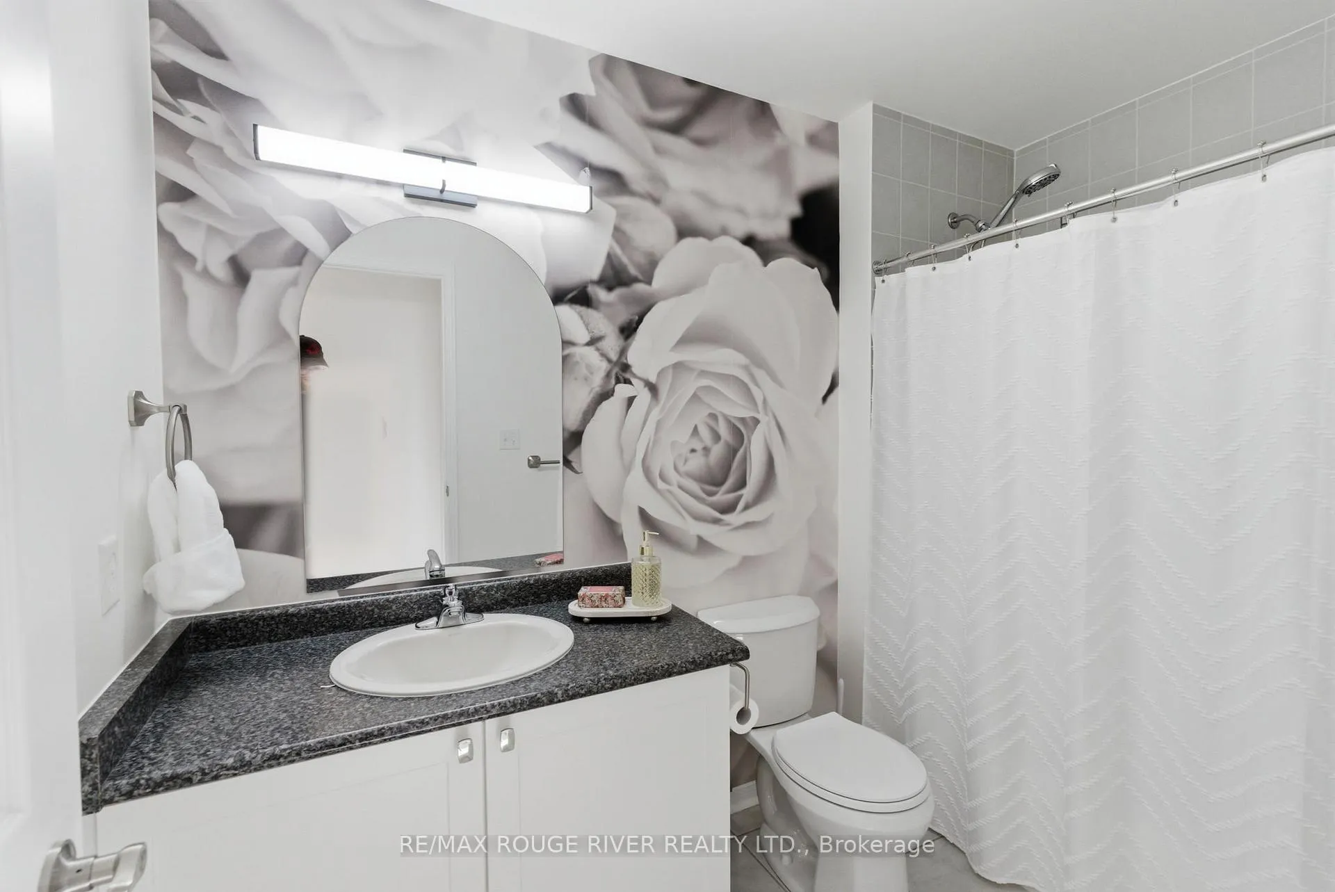 Photo 42 of 1086 Songbird Drive, Oshawa, Pinecrest — HOMEH