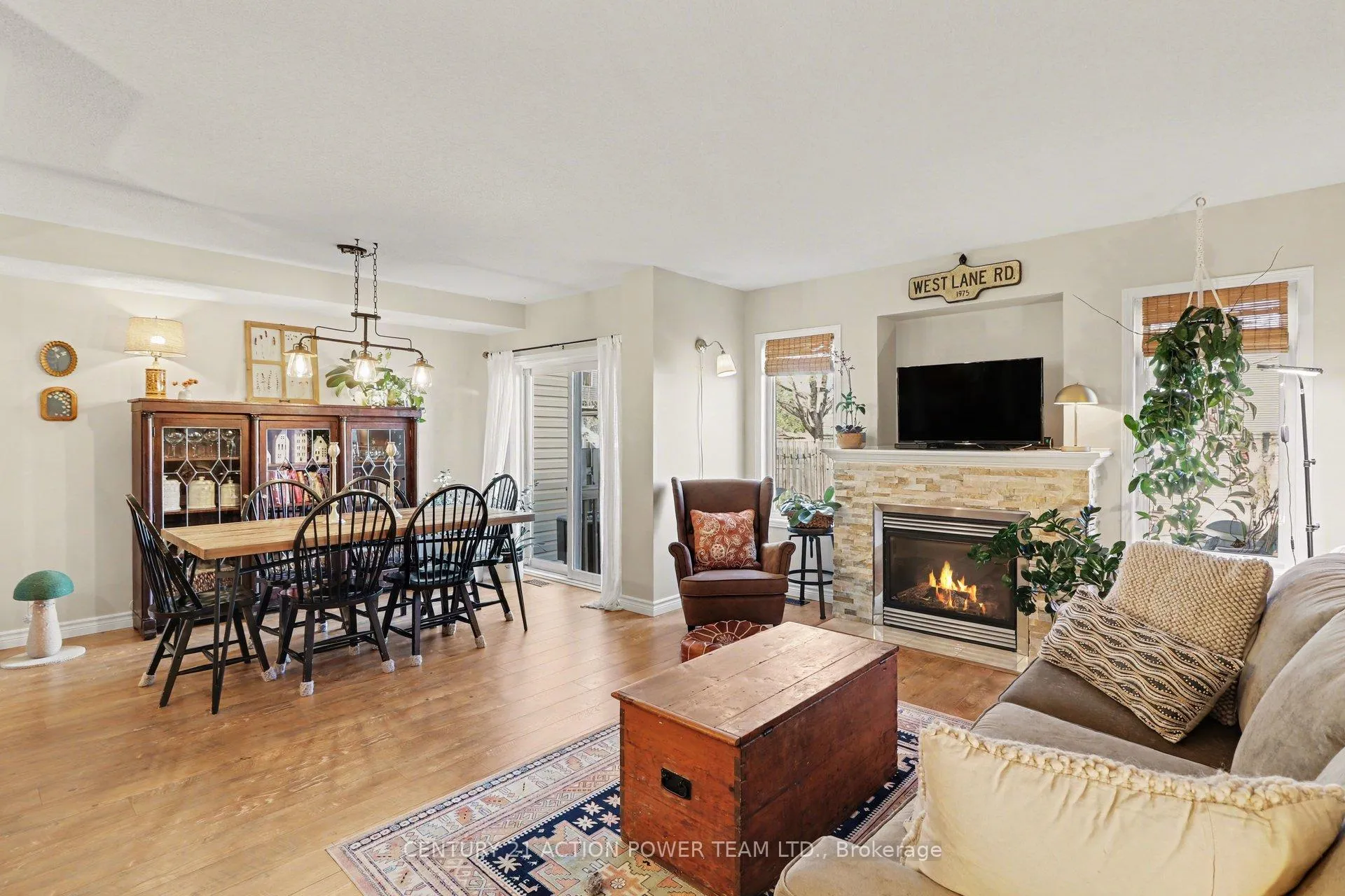 Photo 9 of 105 Destiny Private, Ottawa, Fallingbrook/Gardenway South — HOMEH