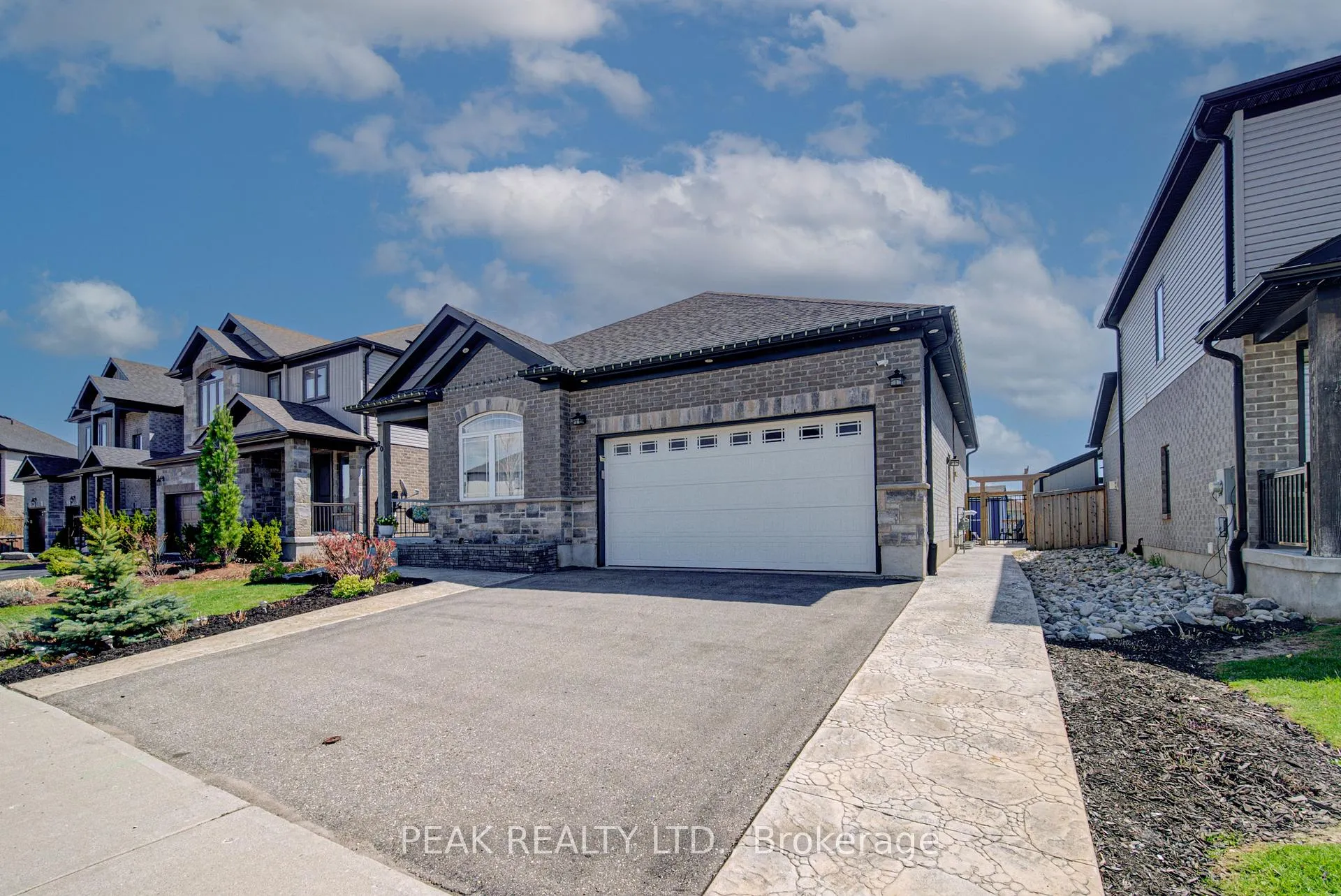 Photo 2 of 20 Stier Road, Wilmot — HOMEH