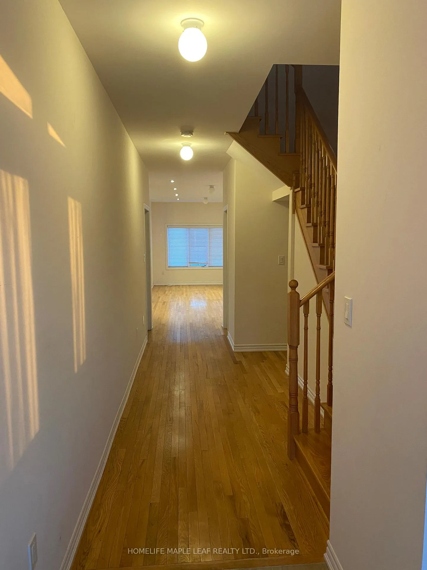 Photo 3 of 70 Aspen Hills (Upper) Road, Brampton, Credit Valley — HOMEH