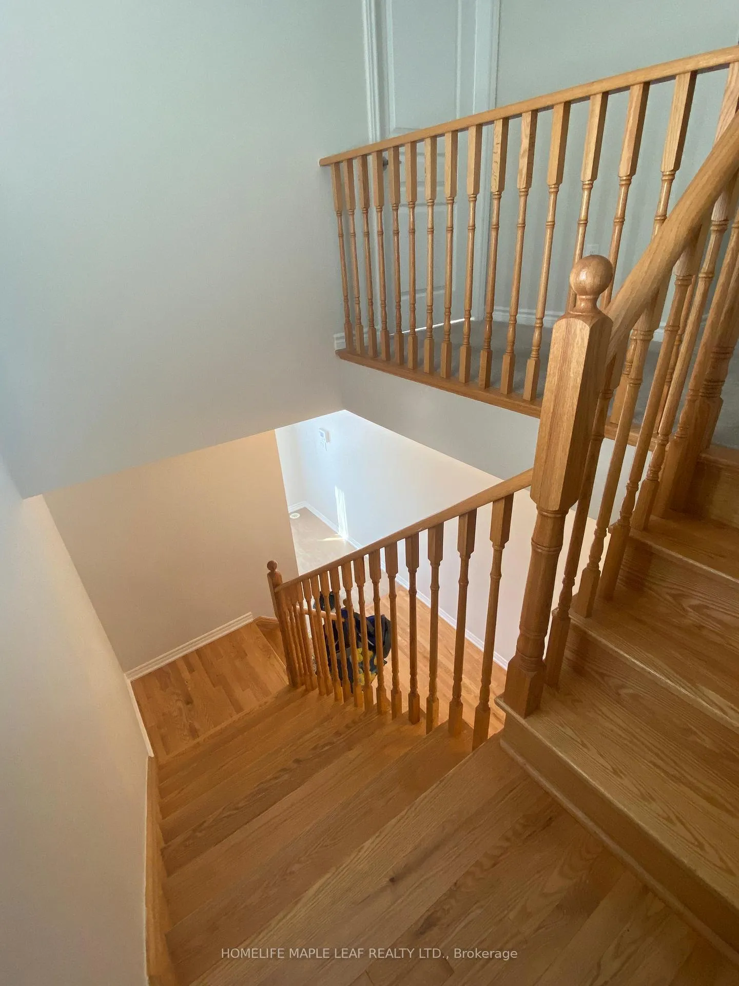 Photo 9 of 70 Aspen Hills (Upper) Road, Brampton, Credit Valley — HOMEH