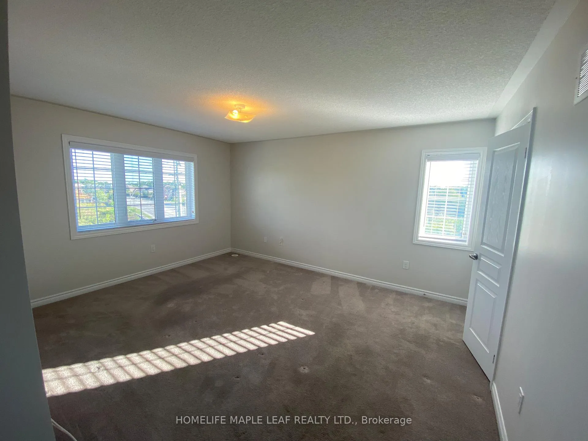 Photo 16 of 70 Aspen Hills (Upper) Road, Brampton, Credit Valley — HOMEH