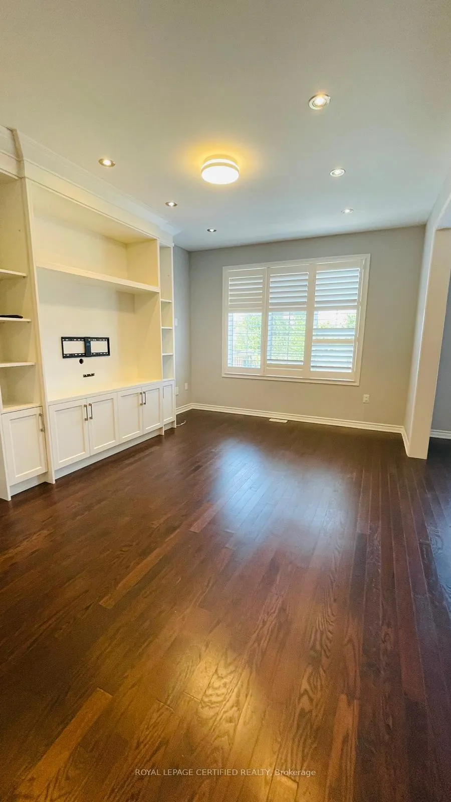 Photo 5 of 1506 Clitherow Street, Milton, Ford — HOMEH