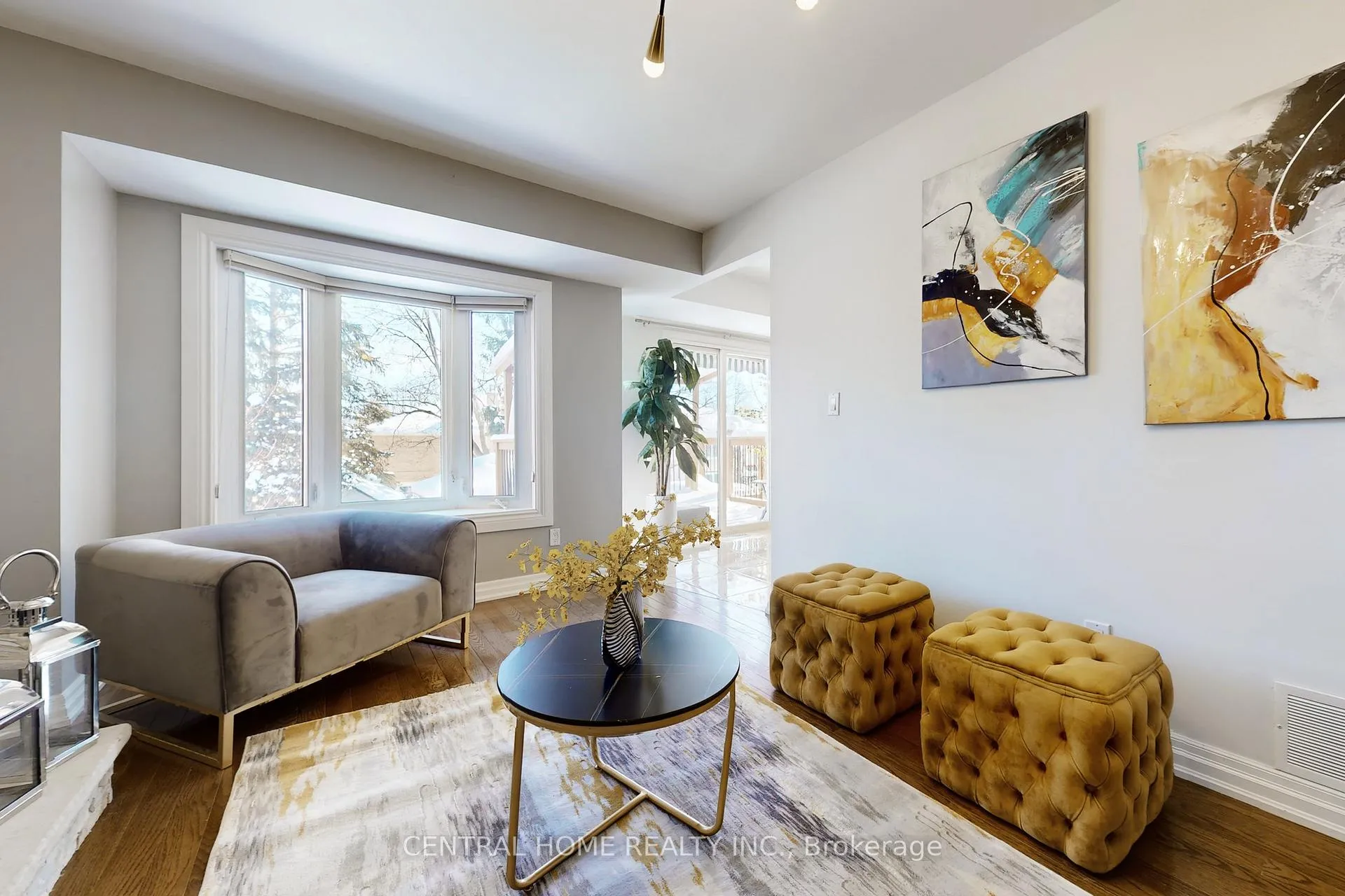 Photo 13 of 30 Moffat Crescent, Aurora, Aurora Heights — HOMEH