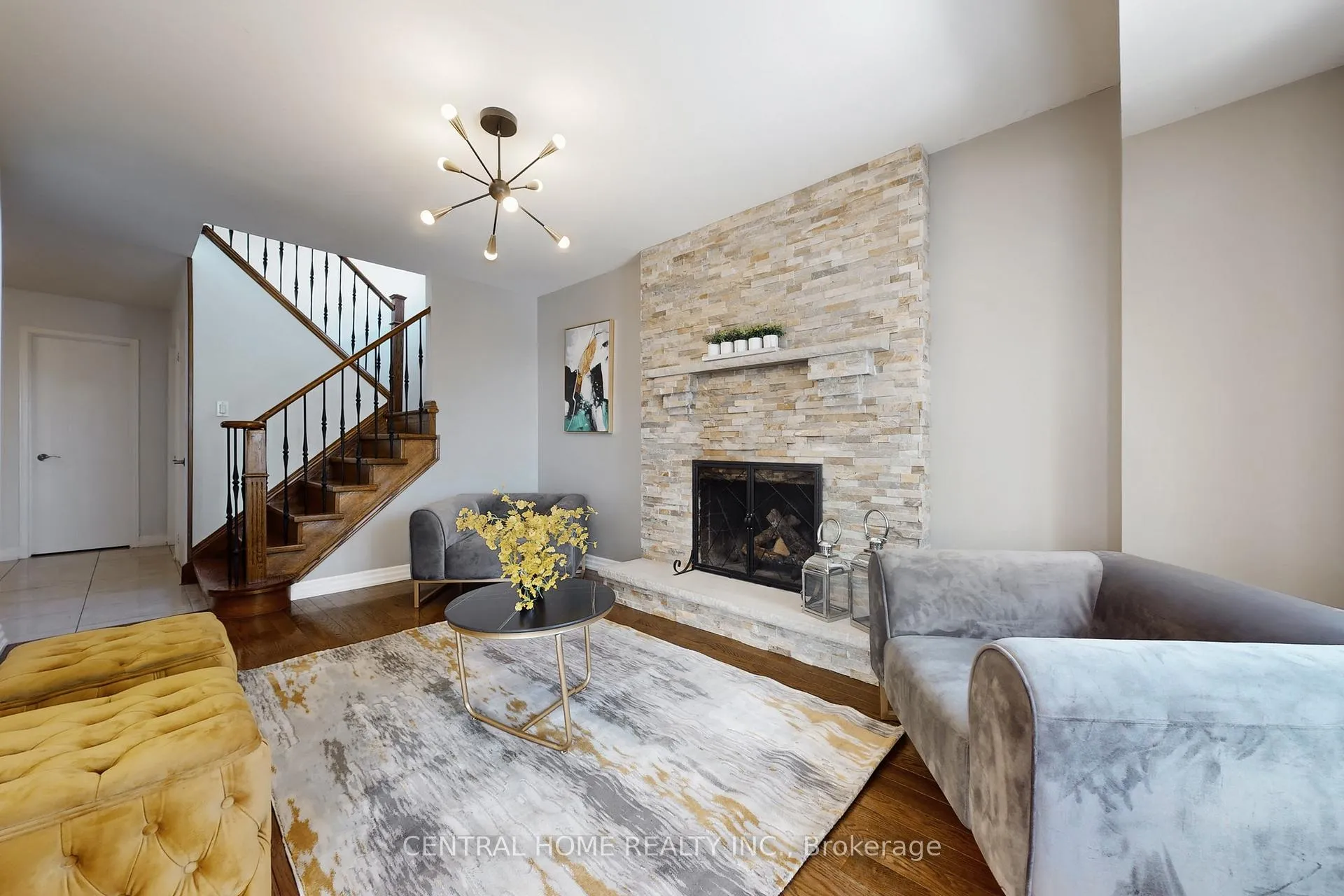 Photo 14 of 30 Moffat Crescent, Aurora, Aurora Heights — HOMEH