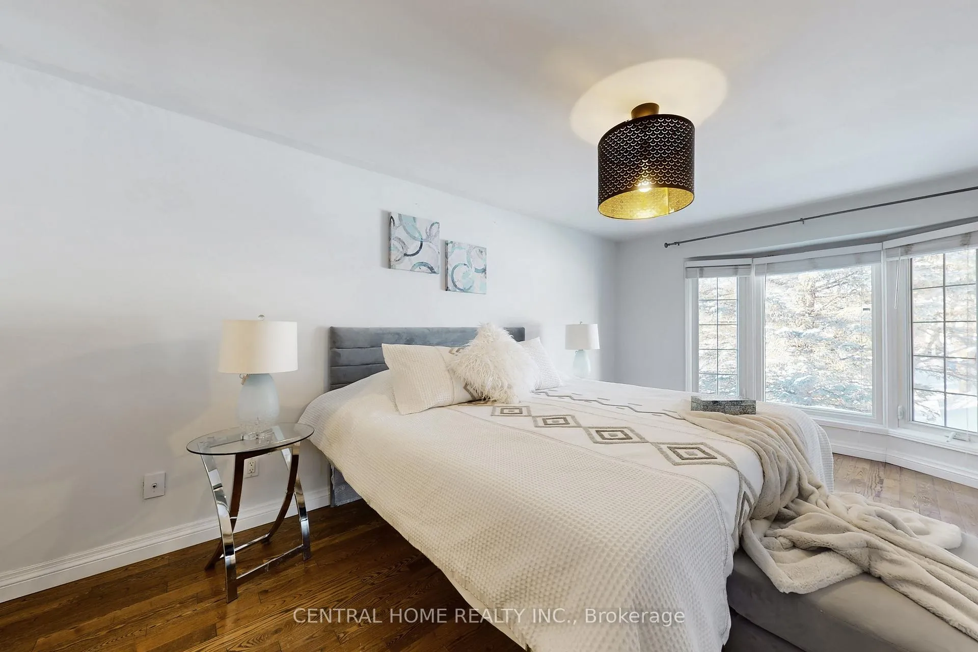 Photo 19 of 30 Moffat Crescent, Aurora, Aurora Heights — HOMEH