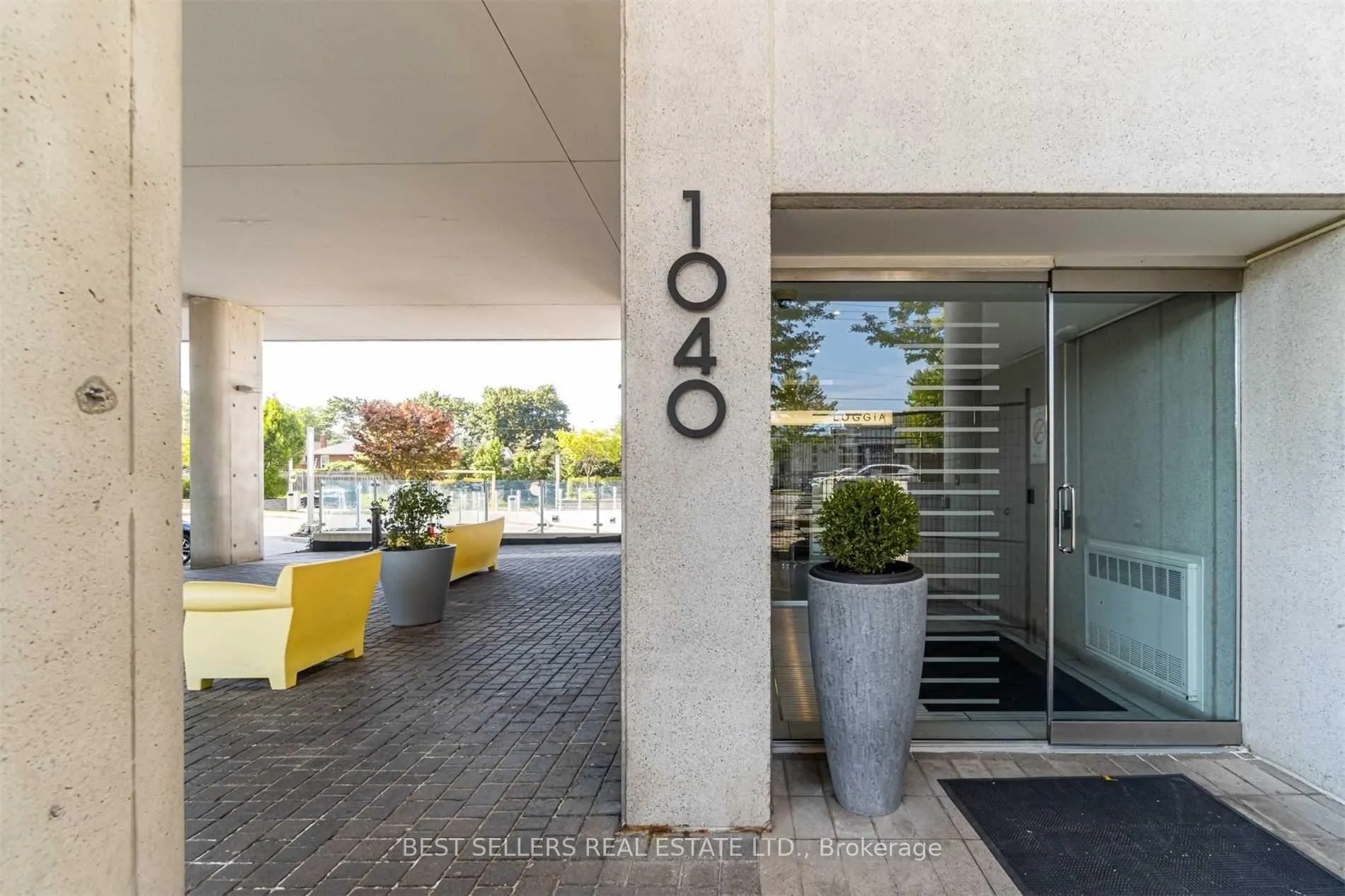 Photo 3 of Unit 715, 1040 The Queensway, Etobicoke, Islington-City Centre West — HOMEH