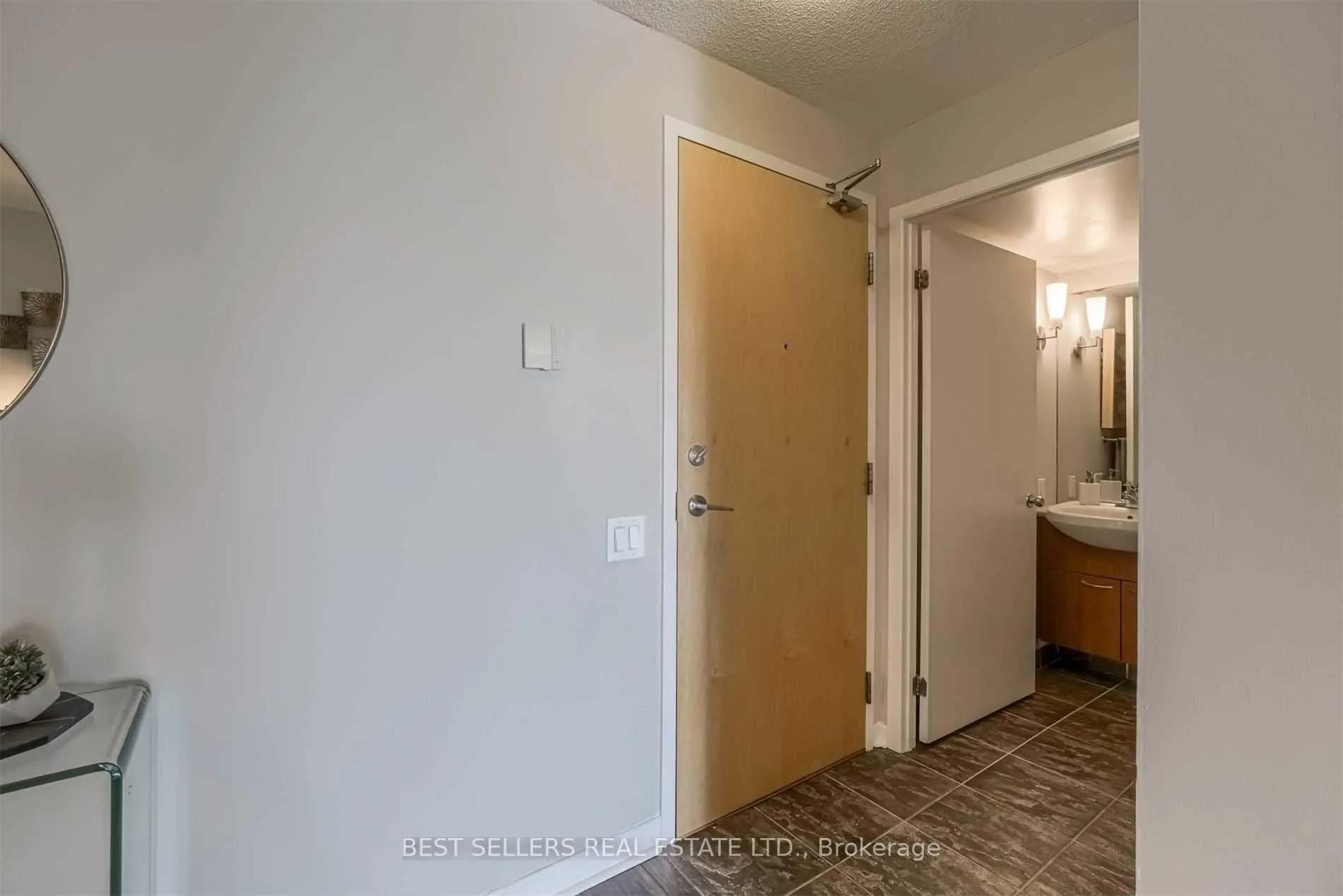 Photo 6 of Unit 715, 1040 The Queensway, Etobicoke, Islington-City Centre West — HOMEH