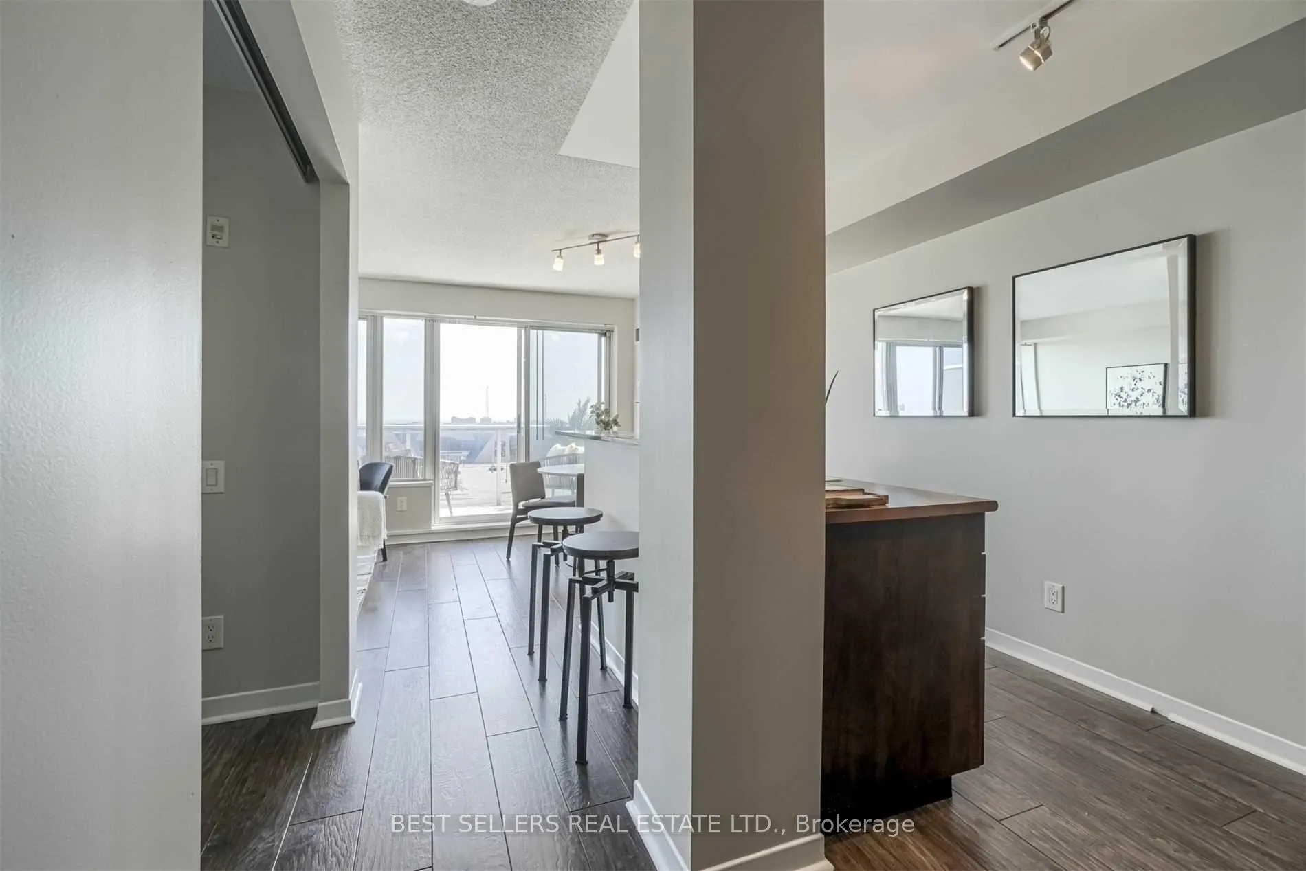 Photo 9 of Unit 715, 1040 The Queensway, Etobicoke, Islington-City Centre West — HOMEH