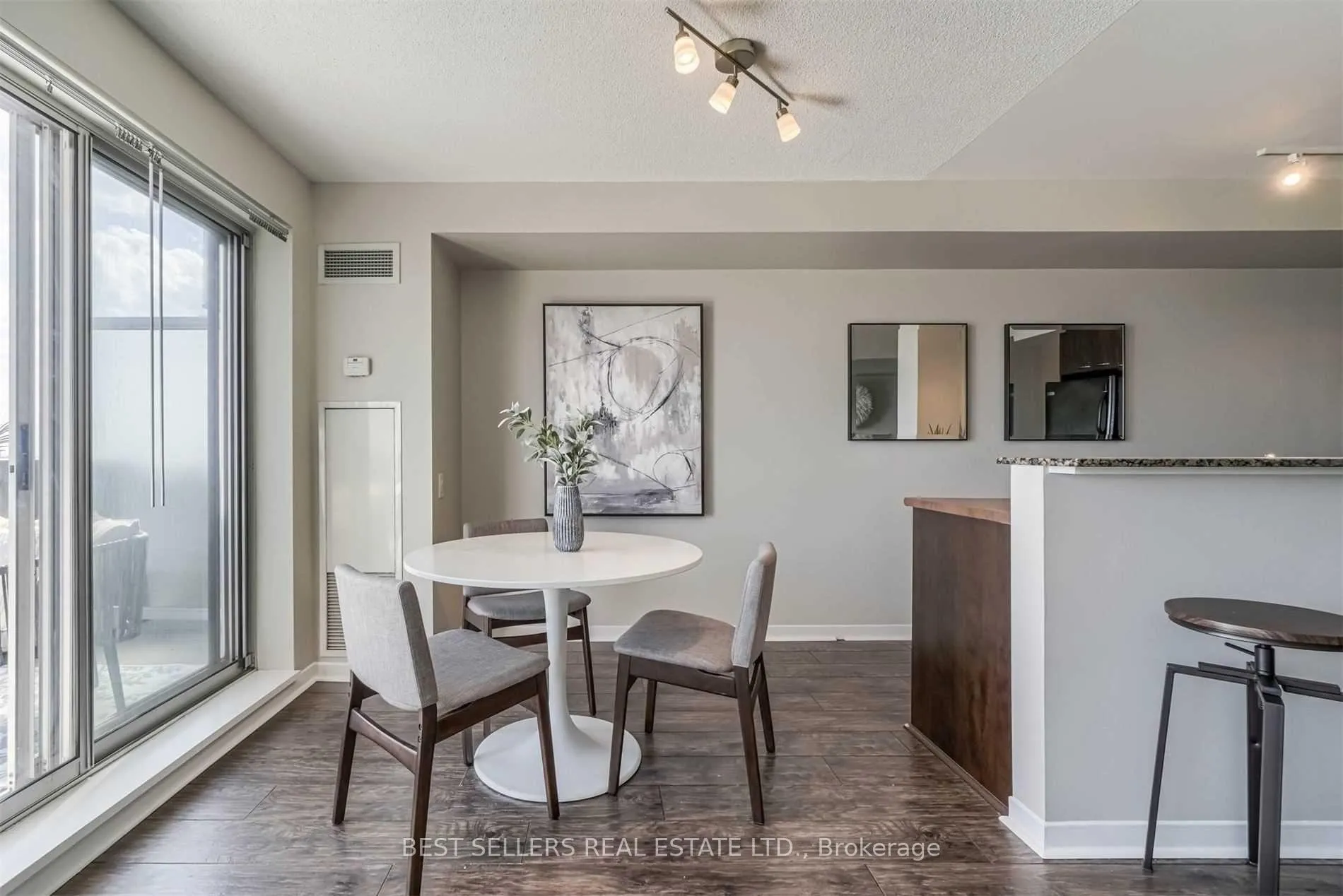 Photo 14 of Unit 715, 1040 The Queensway, Etobicoke, Islington-City Centre West — HOMEH