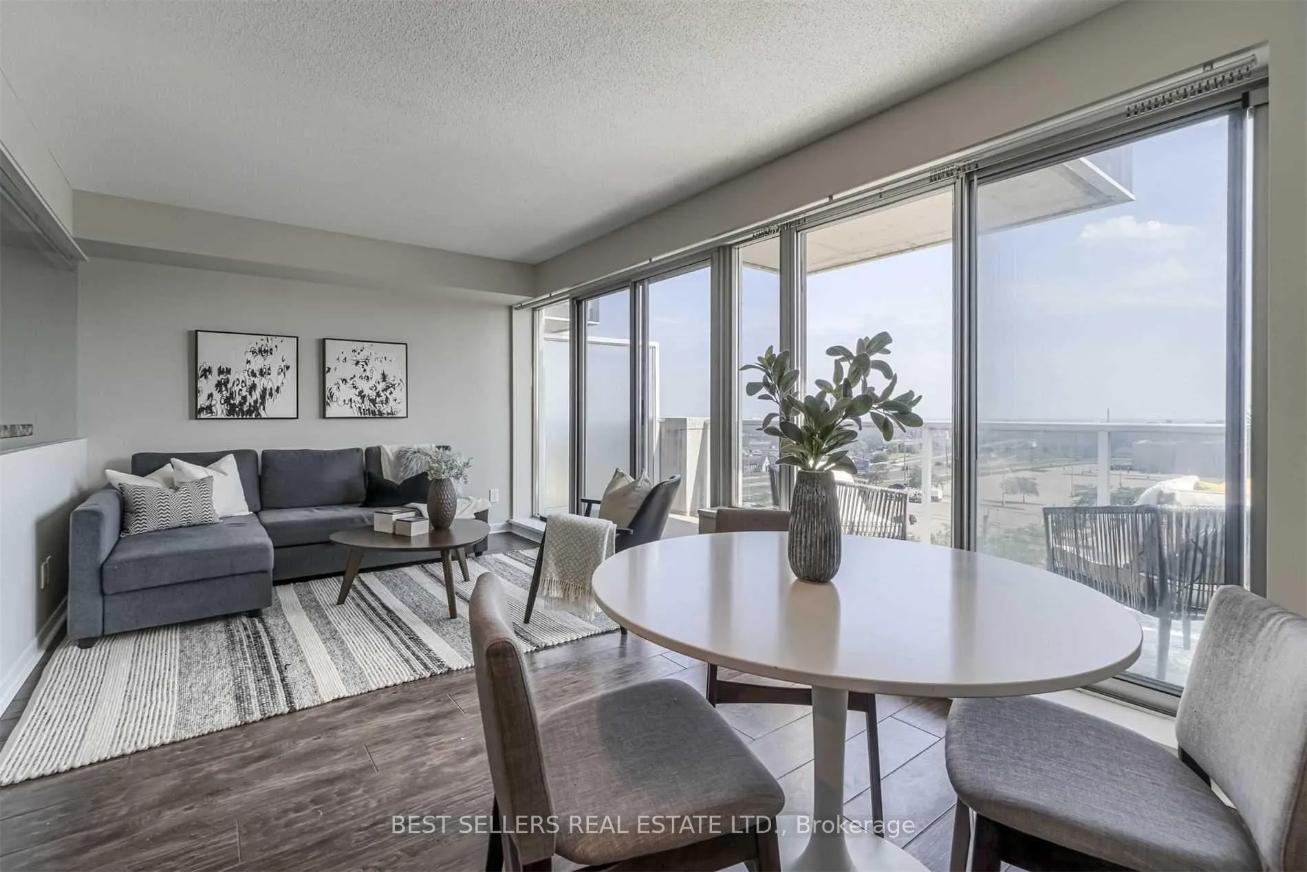 Photo 15 of Unit 715, 1040 The Queensway, Etobicoke, Islington-City Centre West — HOMEH