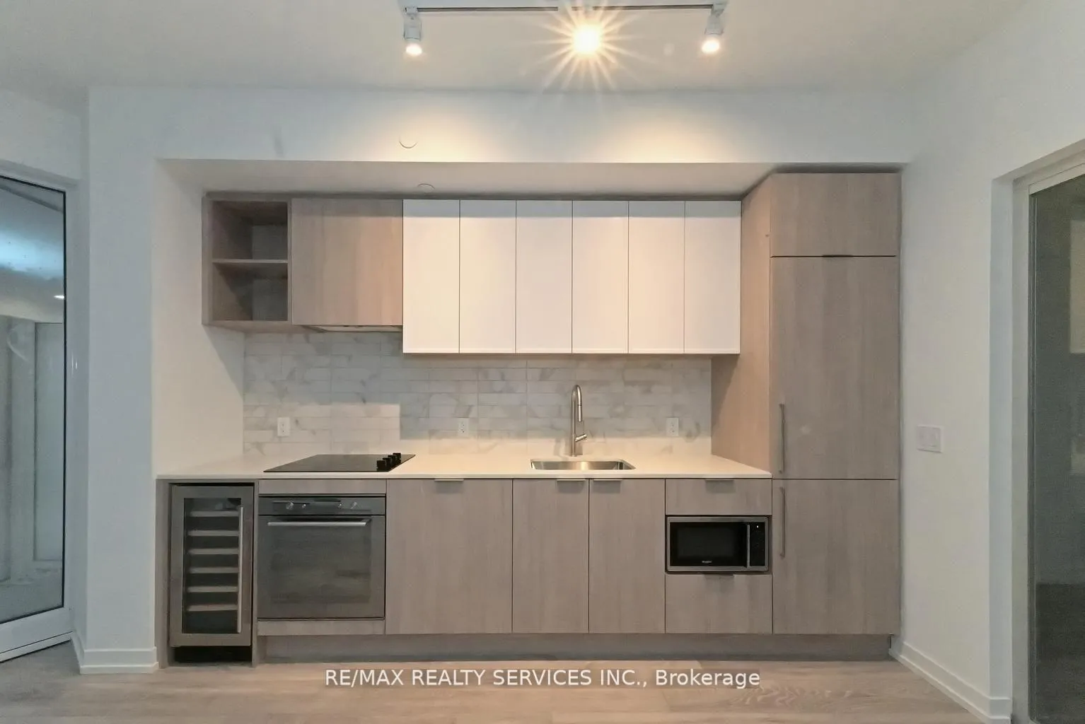 Photo 6 of Unit 507, 2020 Bathrust St Street E, Toronto, Humewood-Cedarvale — HOMEH