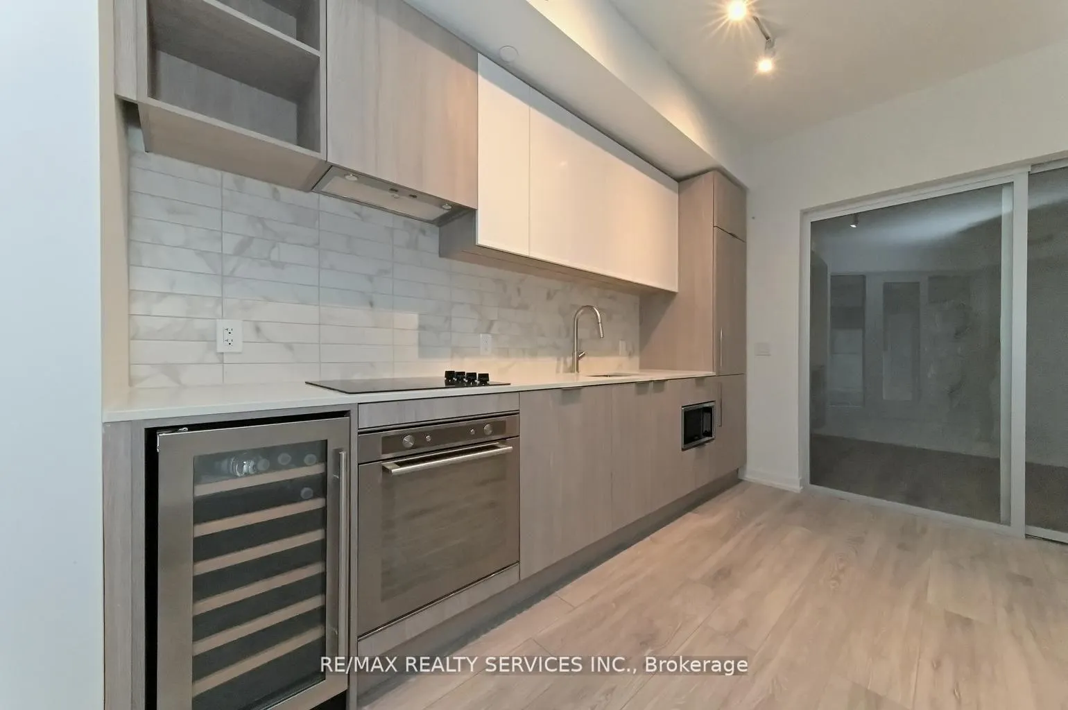Photo 8 of Unit 507, 2020 Bathrust St Street E, Toronto, Humewood-Cedarvale — HOMEH