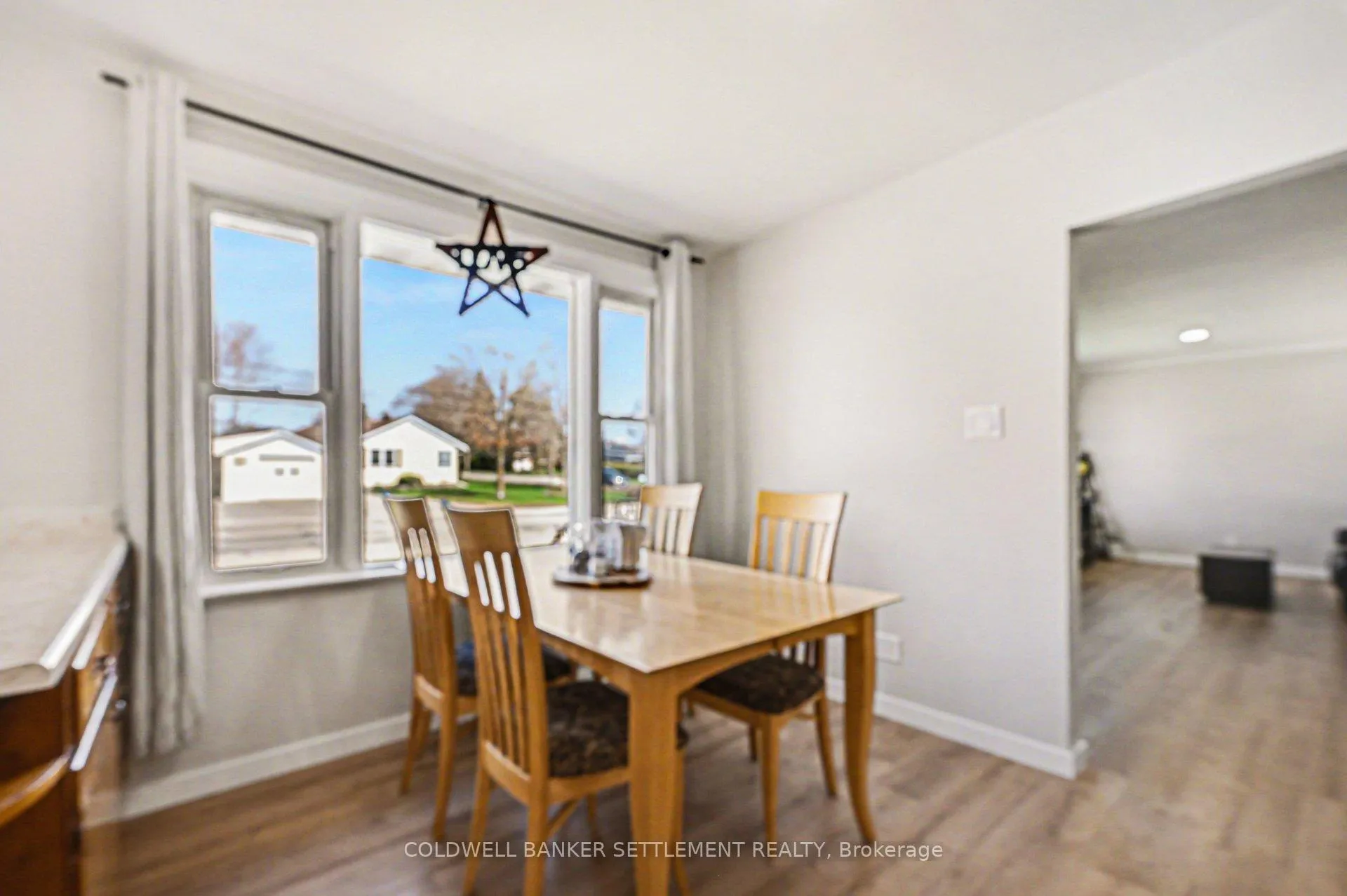 Photo 8 of 27 Broadview Avenue W, Smiths Falls — HOMEH