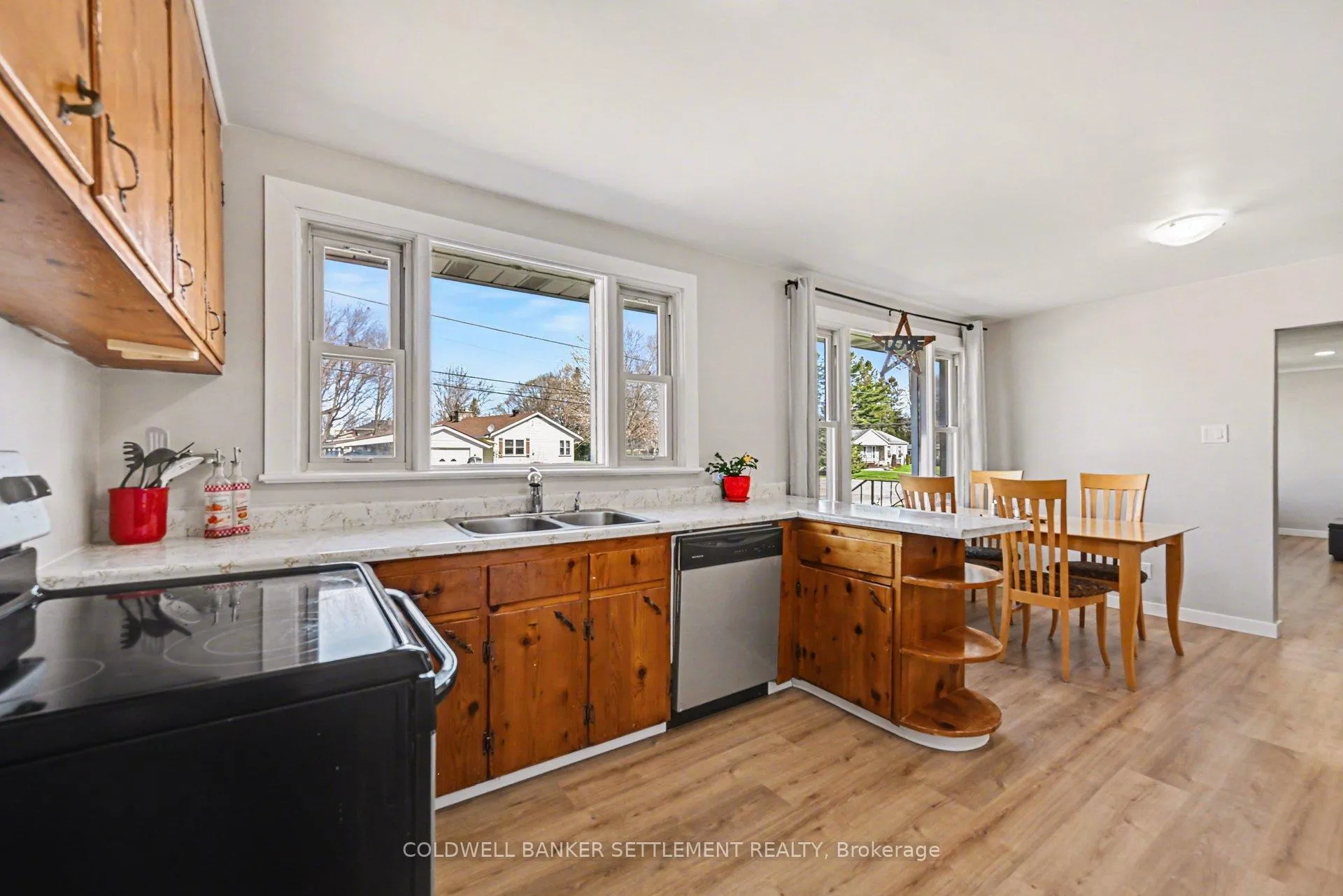 Photo 9 of 27 Broadview Avenue W, Smiths Falls — HOMEH