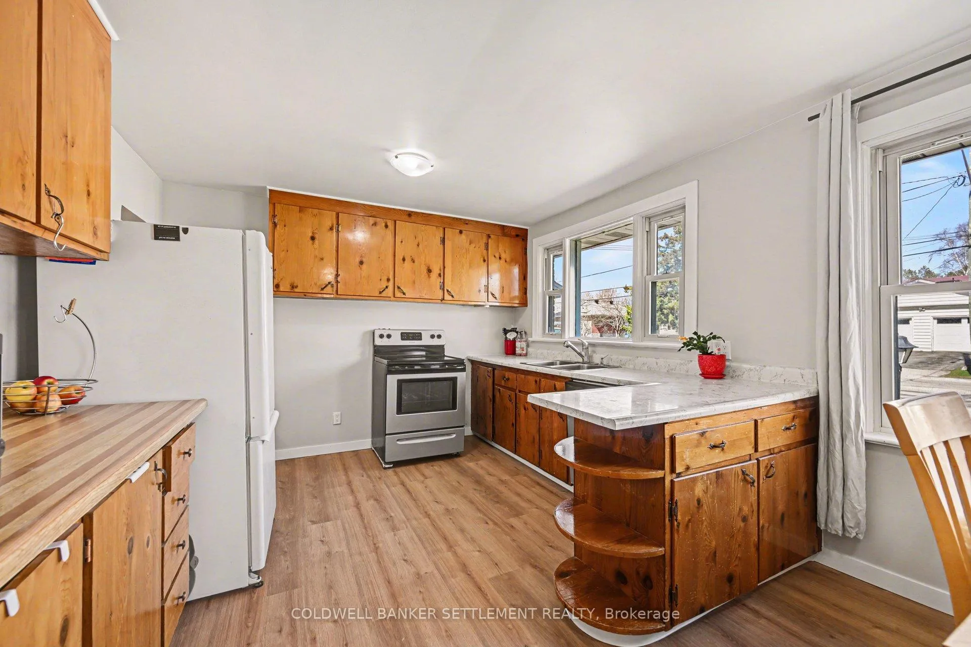 Photo 10 of 27 Broadview Avenue W, Smiths Falls — HOMEH