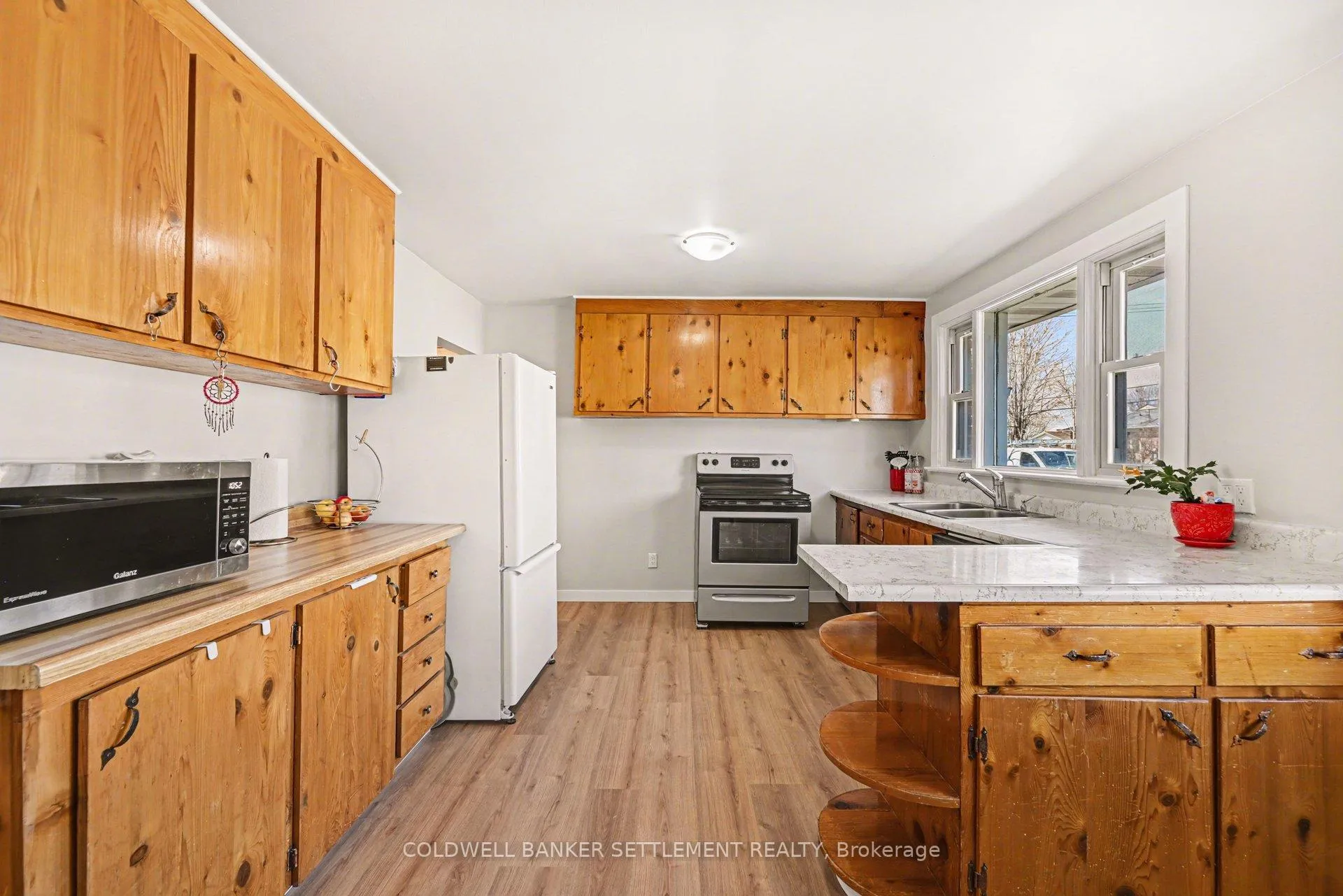 Photo 12 of 27 Broadview Avenue W, Smiths Falls — HOMEH