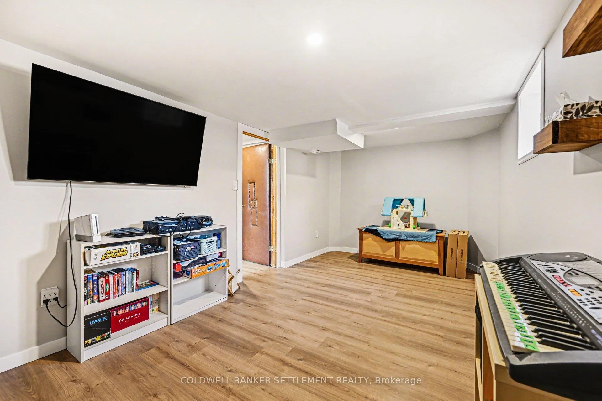 Photo 18 of 27 Broadview Avenue W, Smiths Falls — HOMEH