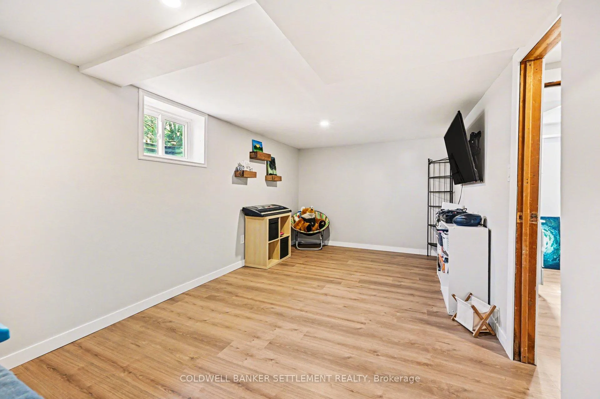 Photo 19 of 27 Broadview Avenue W, Smiths Falls — HOMEH