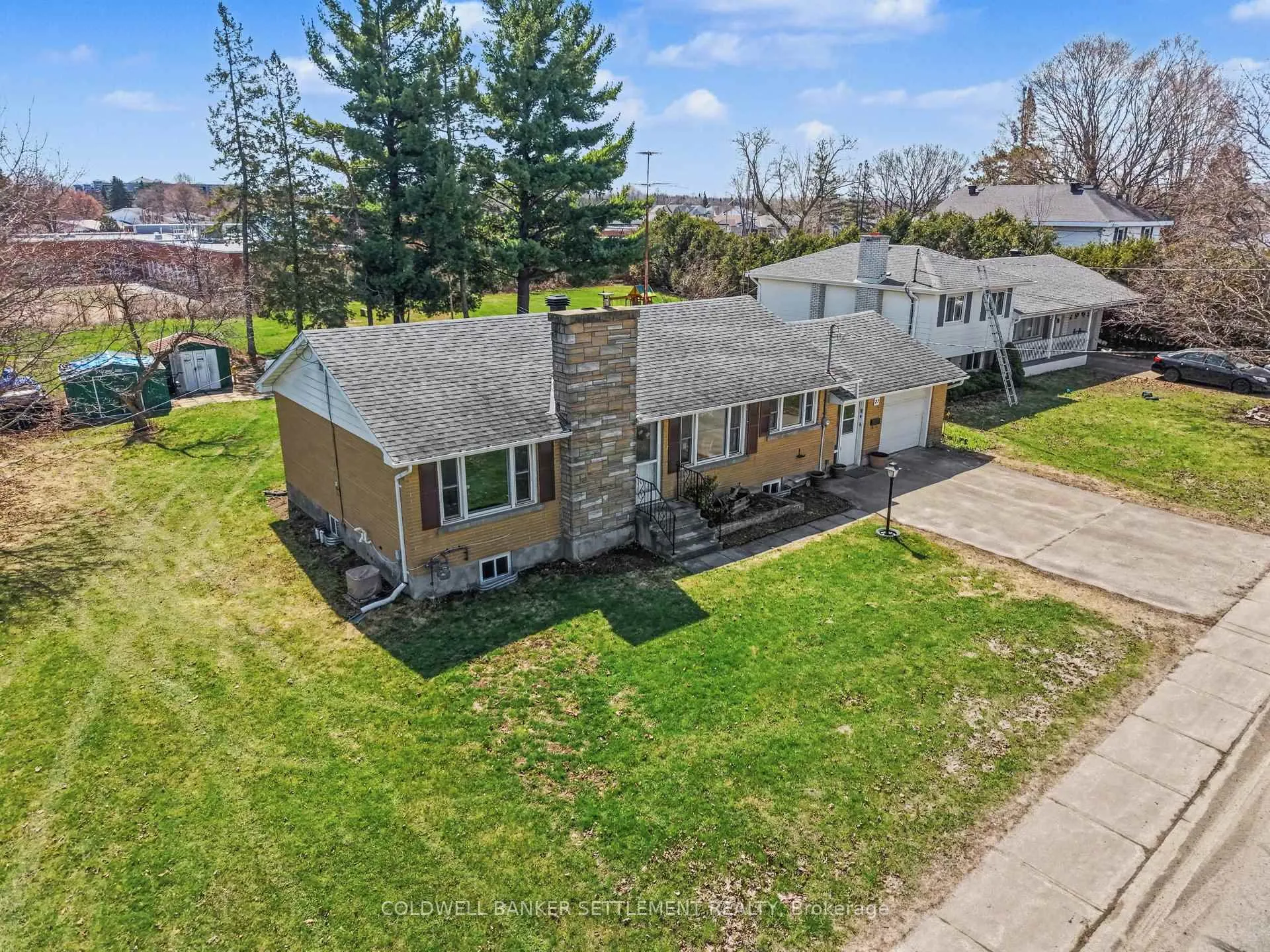 Photo 32 of 27 Broadview Avenue W, Smiths Falls — HOMEH