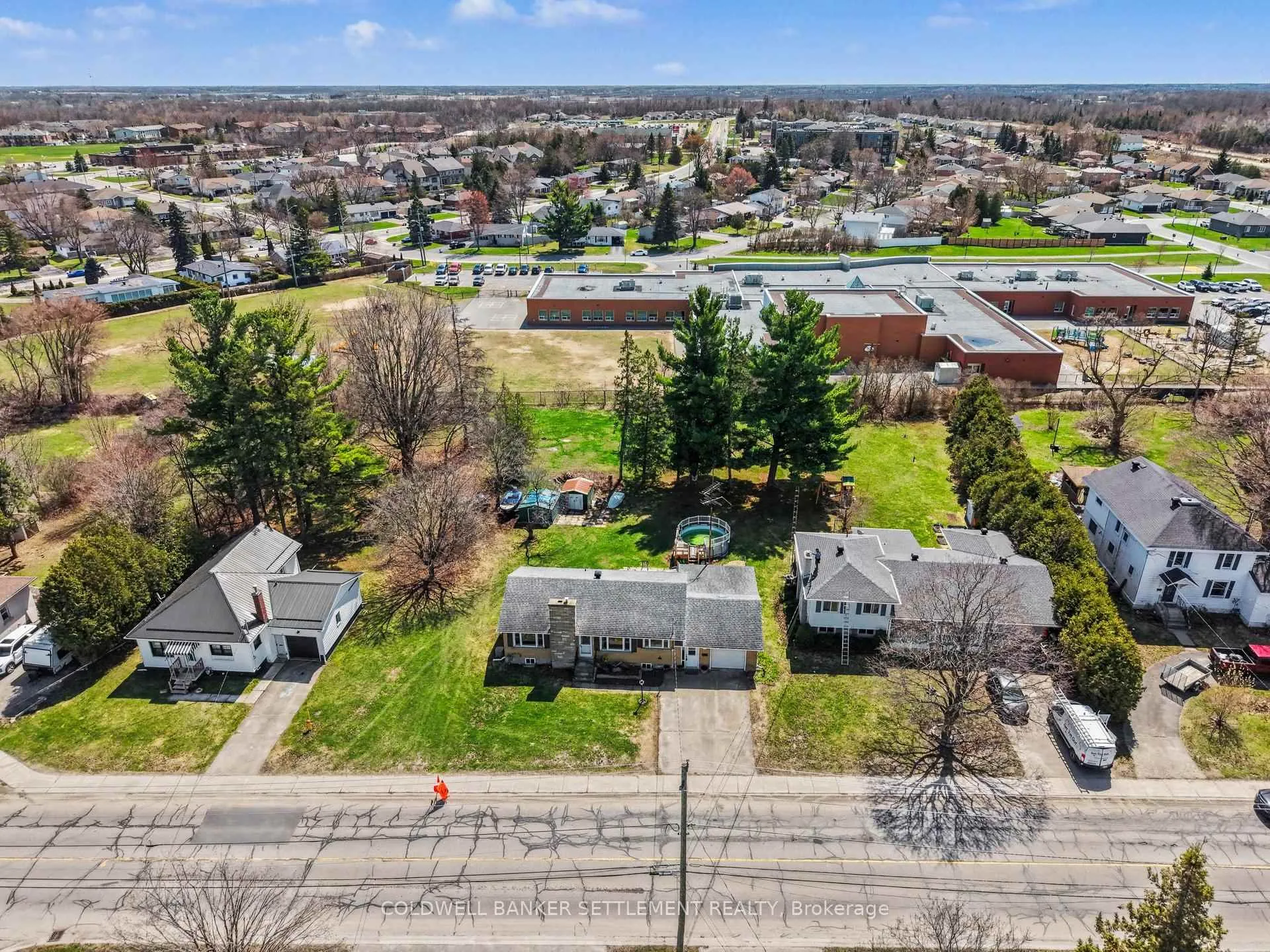 Photo 33 of 27 Broadview Avenue W, Smiths Falls — HOMEH