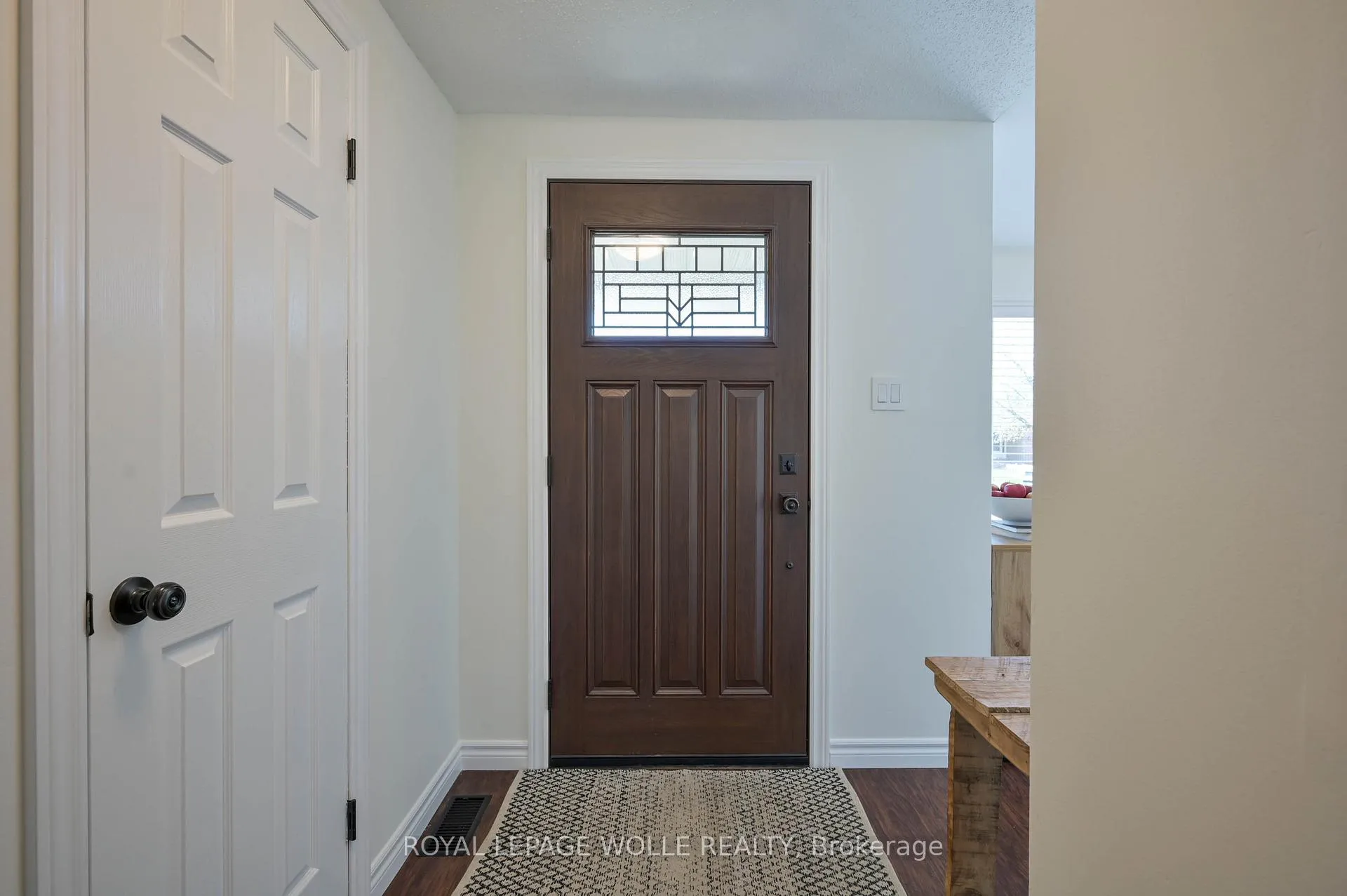 Photo 4 of 122 Foxhunt Road, Waterloo, Colonial Acres — HOMEH