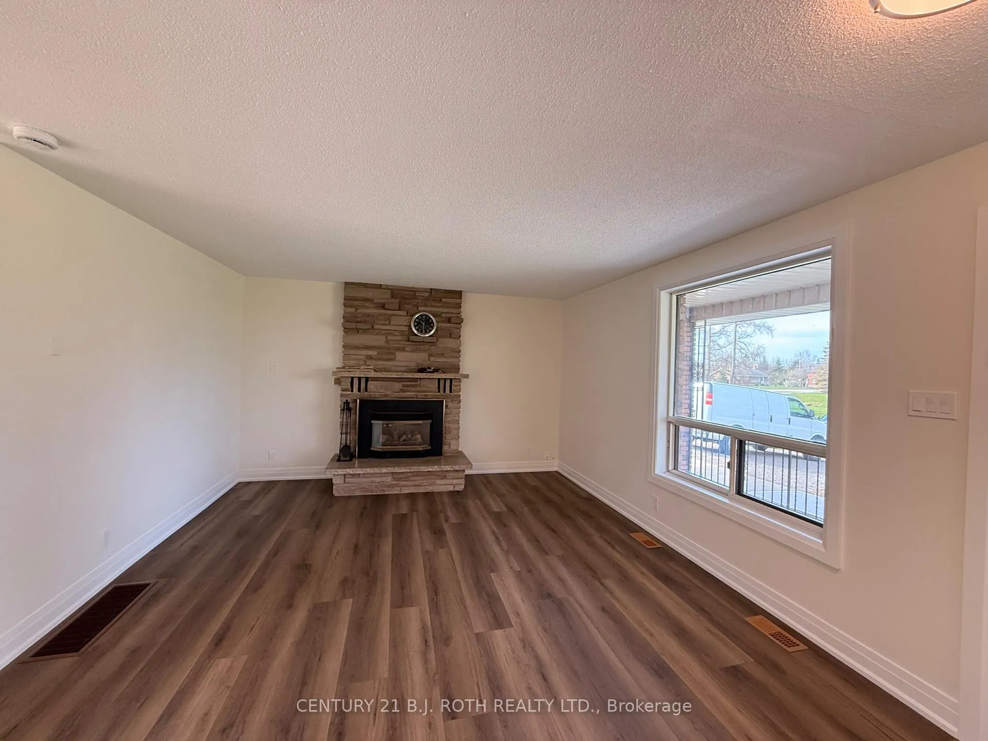 Photo 6 of 48 King Street, Kawartha Lakes, Woodville — HOMEH